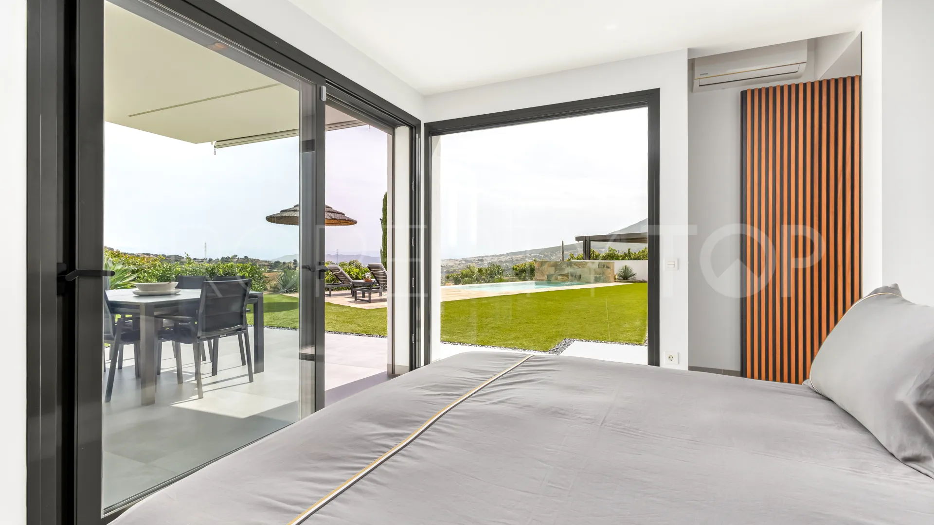 For sale villa with 3 bedrooms in Alhaurin el Grande