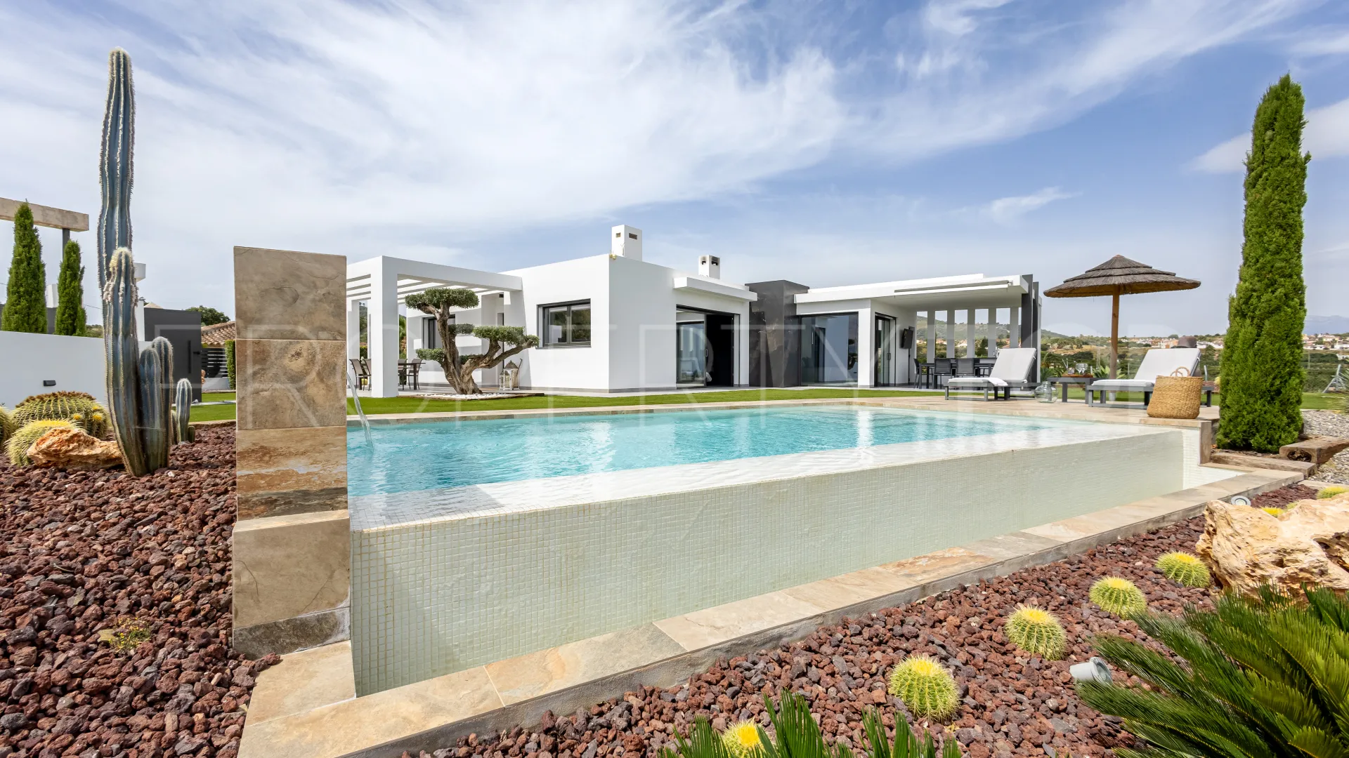 For sale villa with 3 bedrooms in Alhaurin el Grande