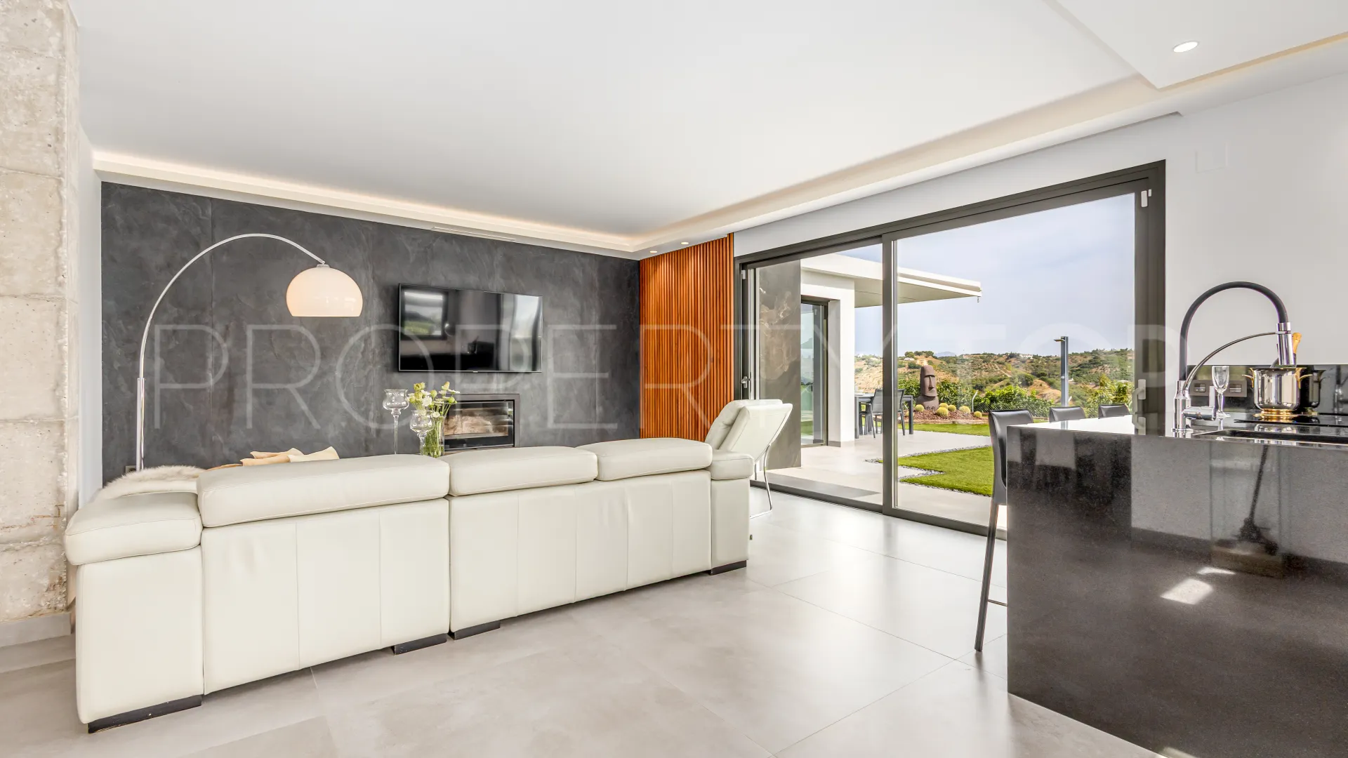 For sale villa with 3 bedrooms in Alhaurin el Grande