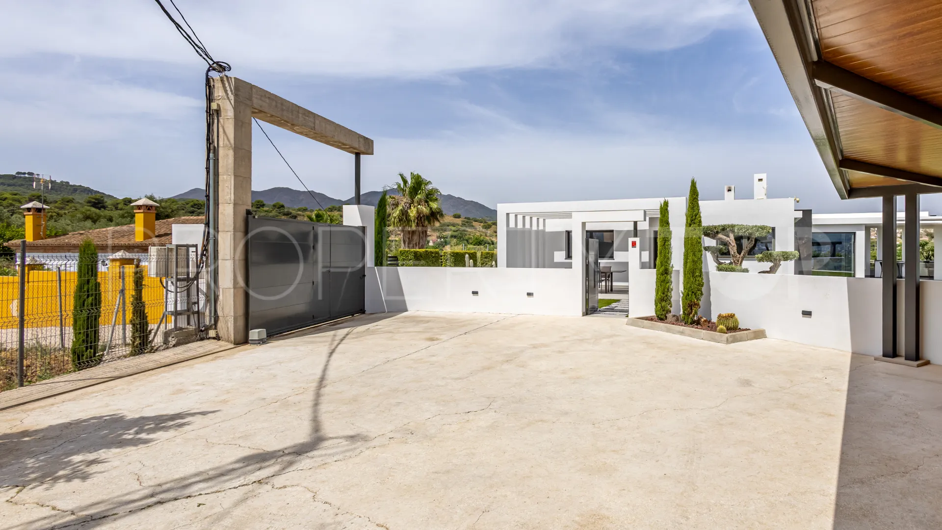 For sale villa with 3 bedrooms in Alhaurin el Grande