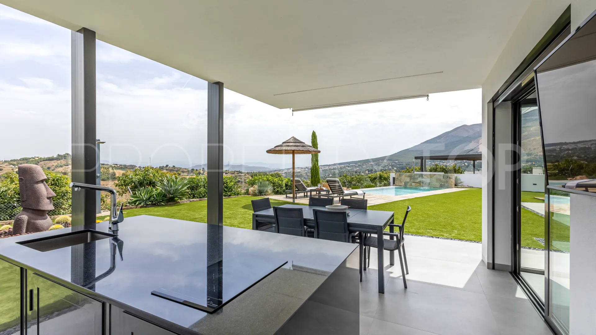 For sale villa with 3 bedrooms in Alhaurin el Grande