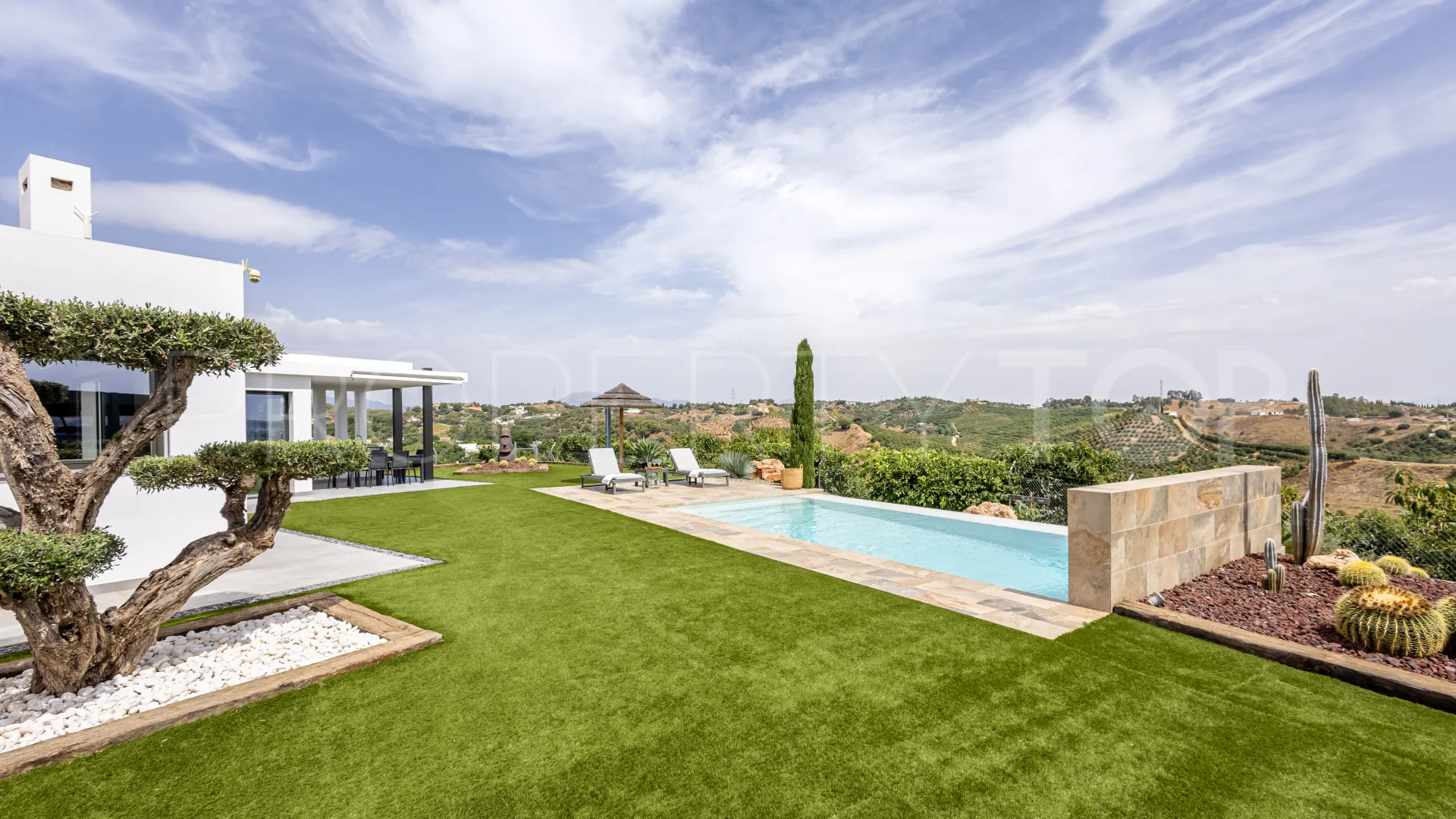 For sale villa with 3 bedrooms in Alhaurin el Grande