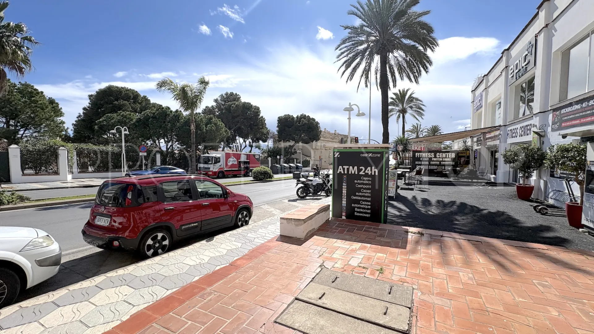 For sale commercial premises in Puerto Marina