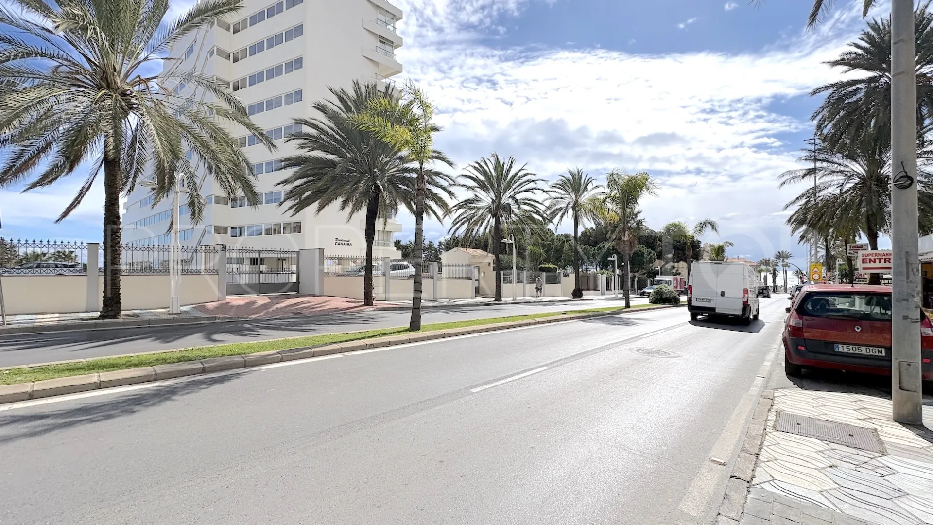 For sale commercial premises in Puerto Marina