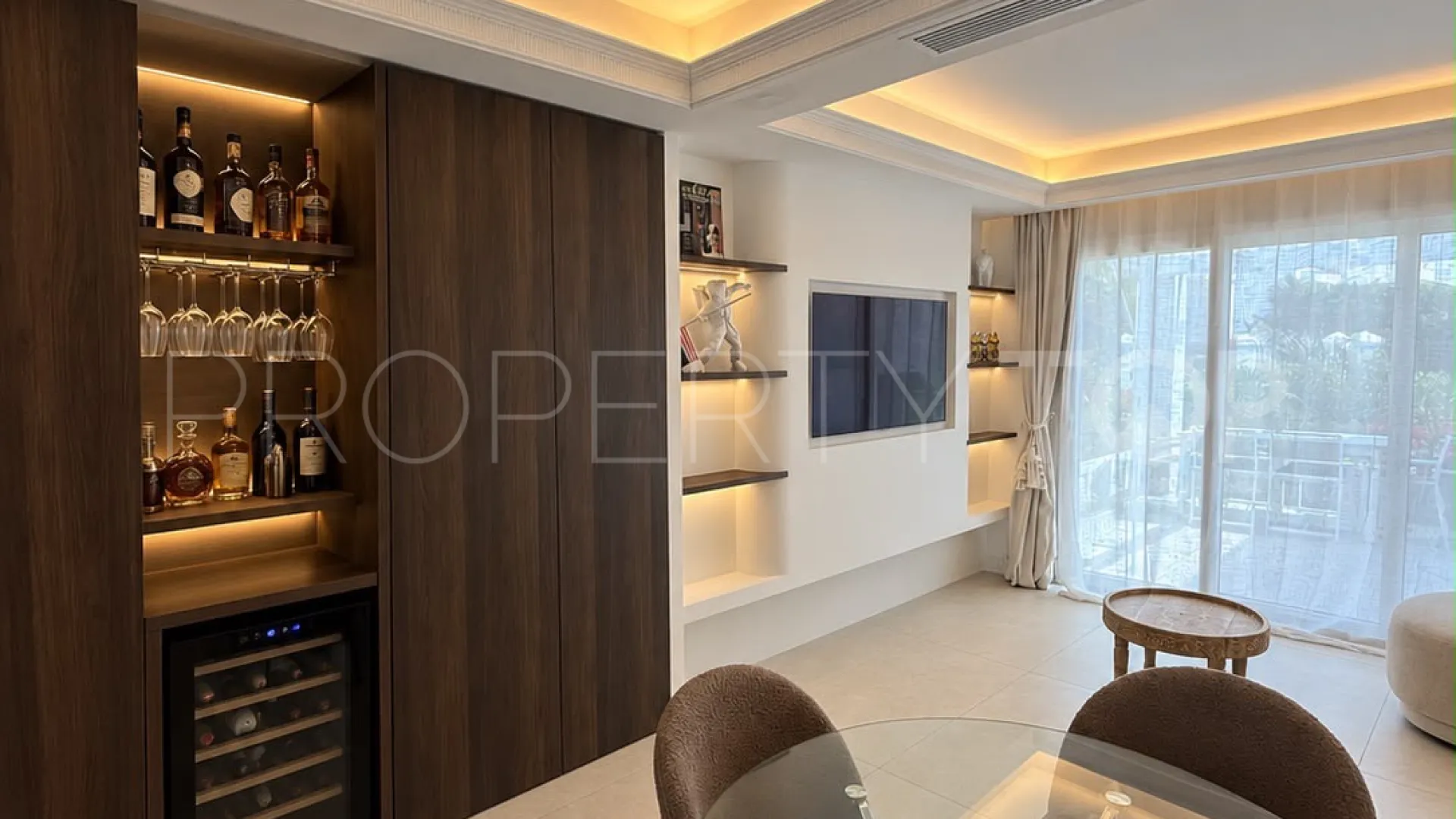 2 bedrooms Aloha apartment for sale