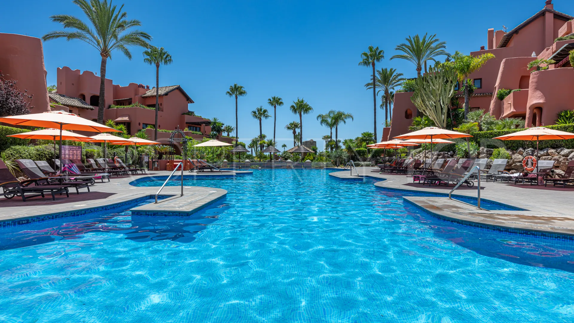 3 bedrooms Estepona East duplex penthouse for sale