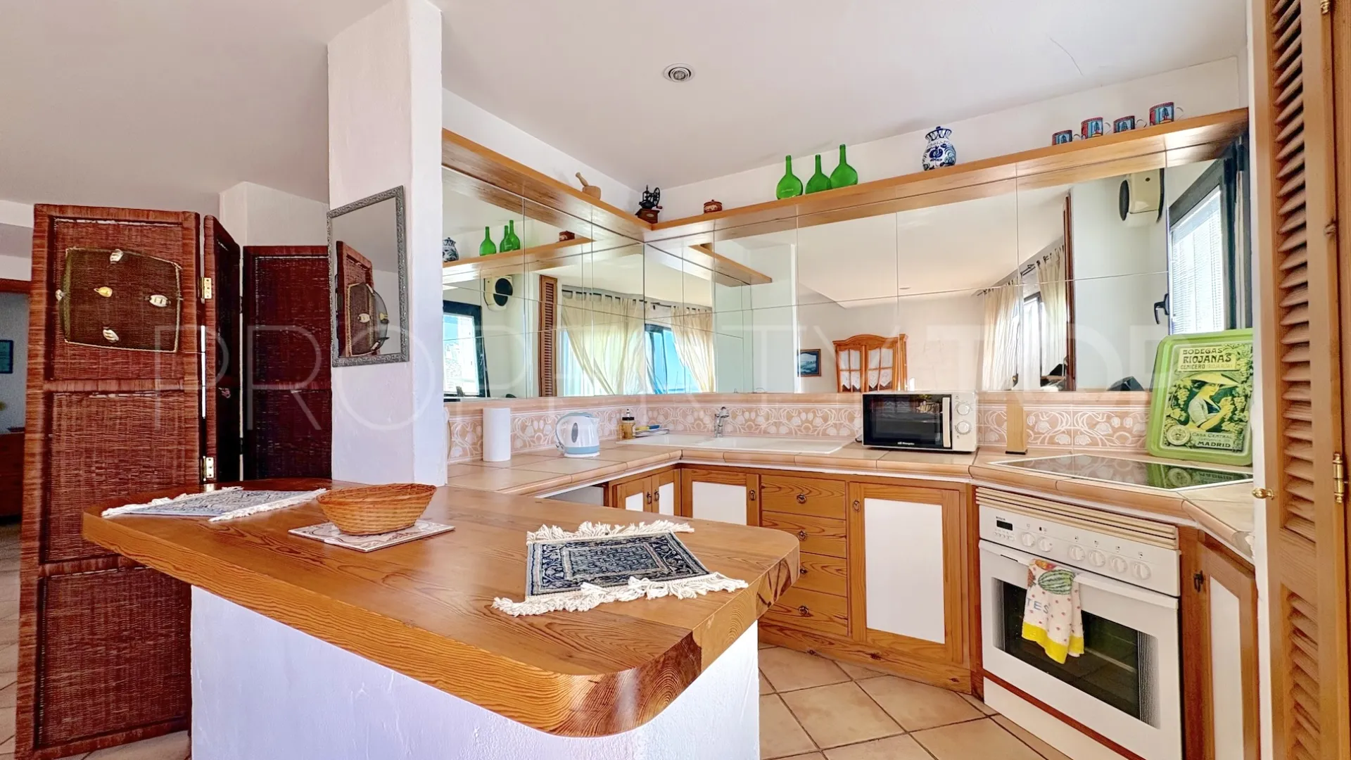 Comprar apartamento de 2 dormitorios en Marbella - Puerto Banus