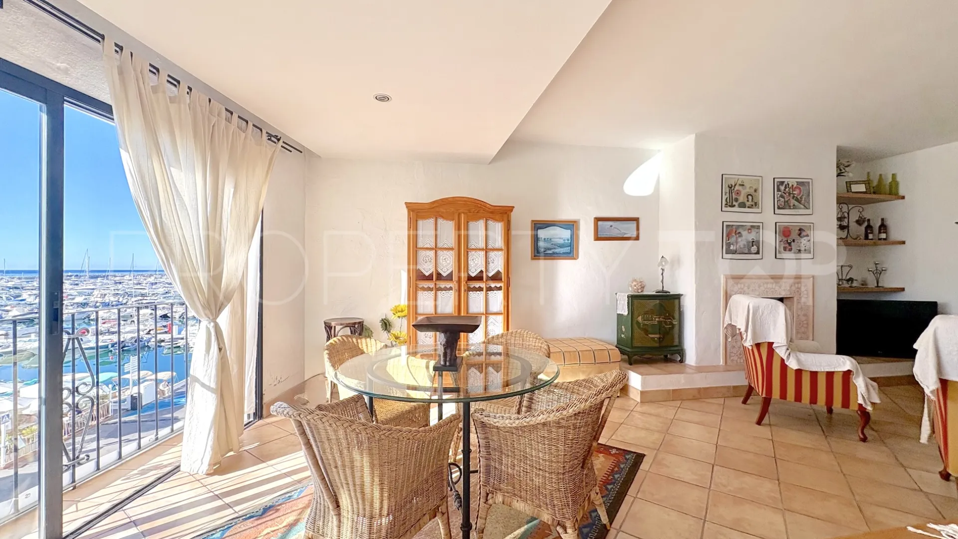 Comprar apartamento de 2 dormitorios en Marbella - Puerto Banus