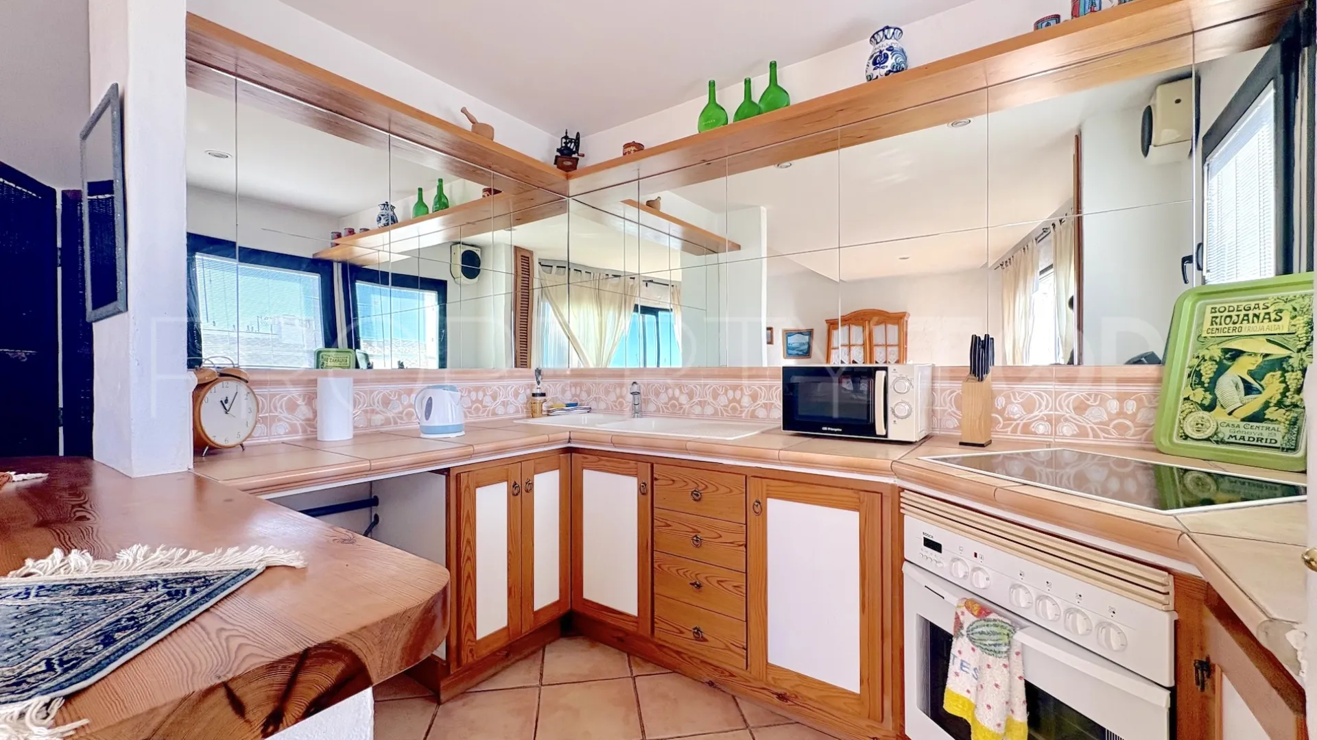 Comprar apartamento de 2 dormitorios en Marbella - Puerto Banus