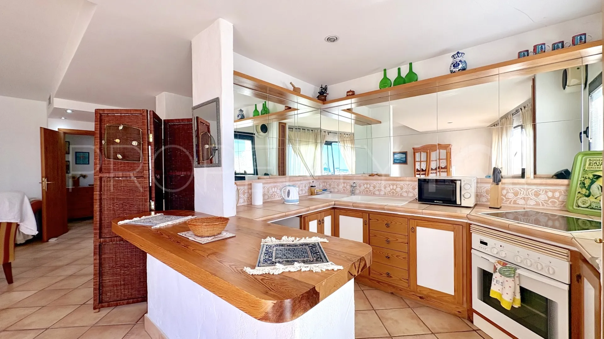 Comprar apartamento de 2 dormitorios en Marbella - Puerto Banus