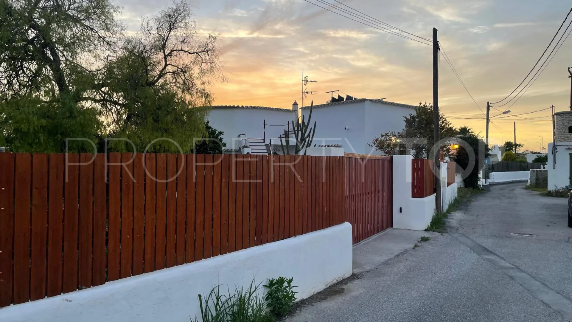 For sale house in Jesus with 4 bedrooms