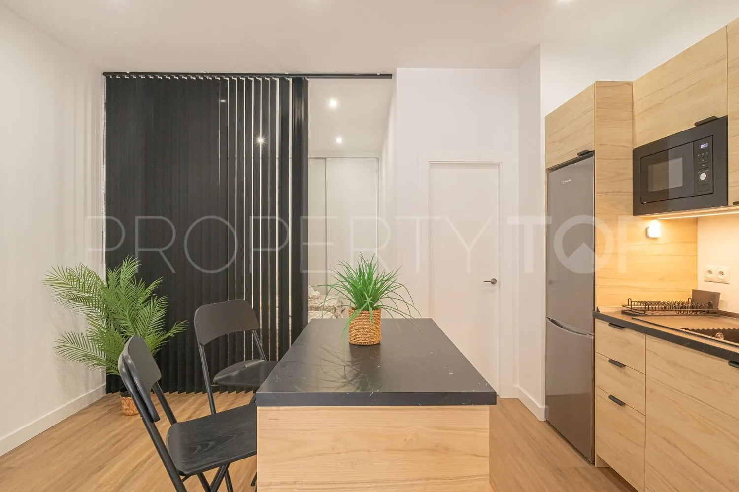 Comprar apartamento de 2 dormitorios en Calahonda