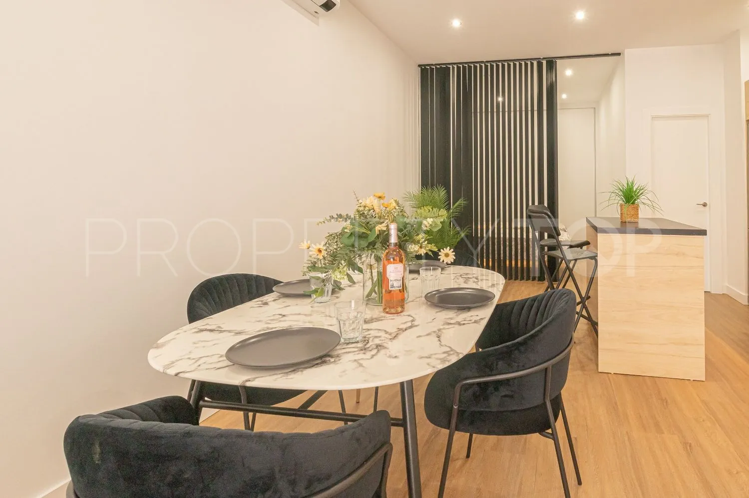 Comprar apartamento de 2 dormitorios en Calahonda