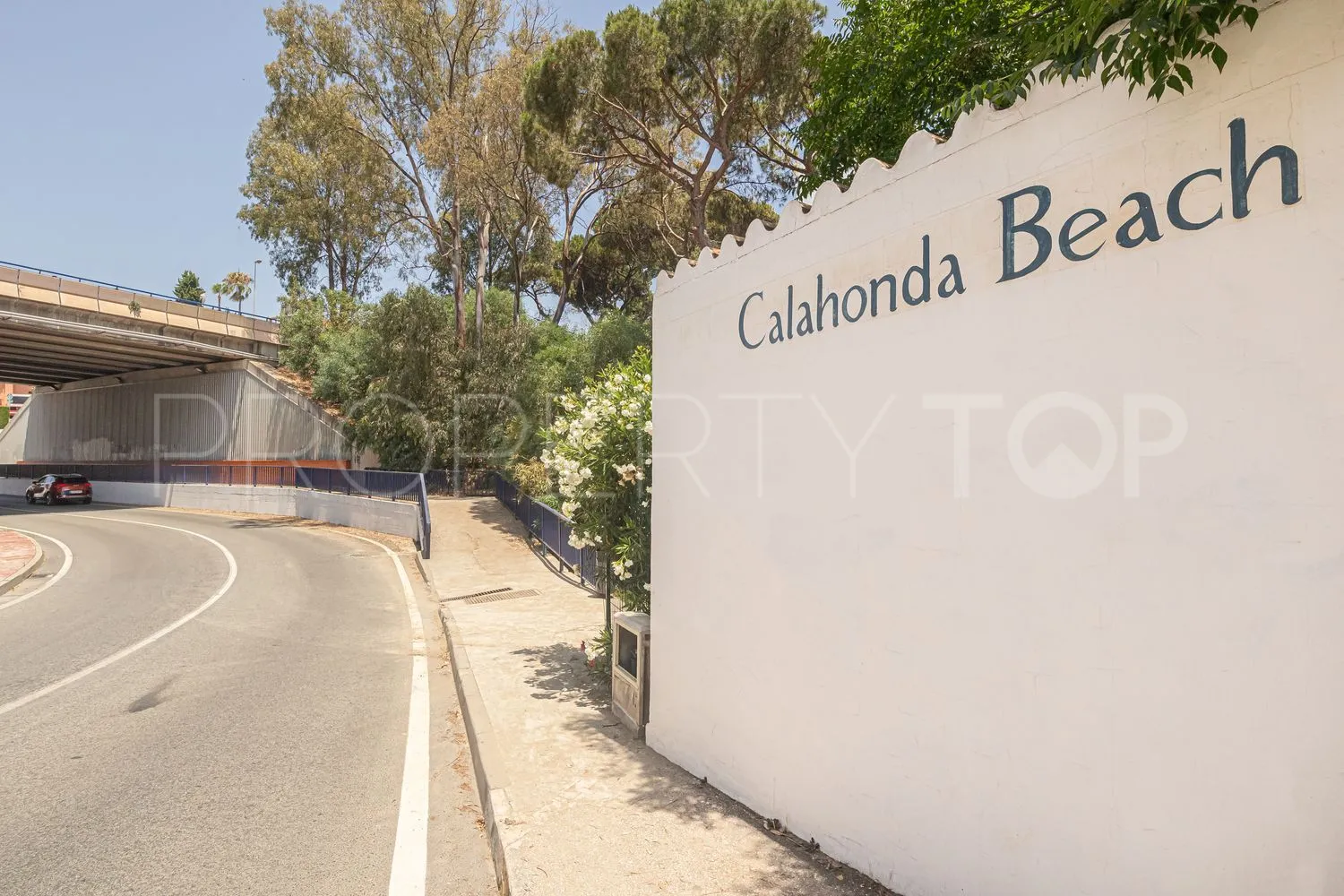 Comprar apartamento de 2 dormitorios en Calahonda