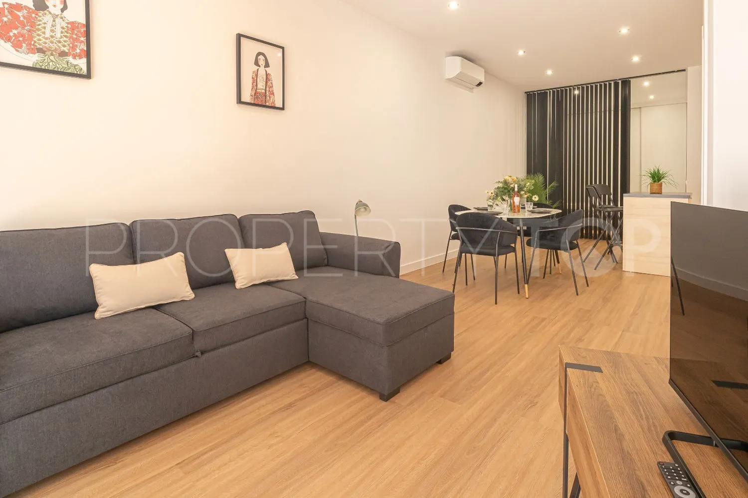 Comprar apartamento de 2 dormitorios en Calahonda