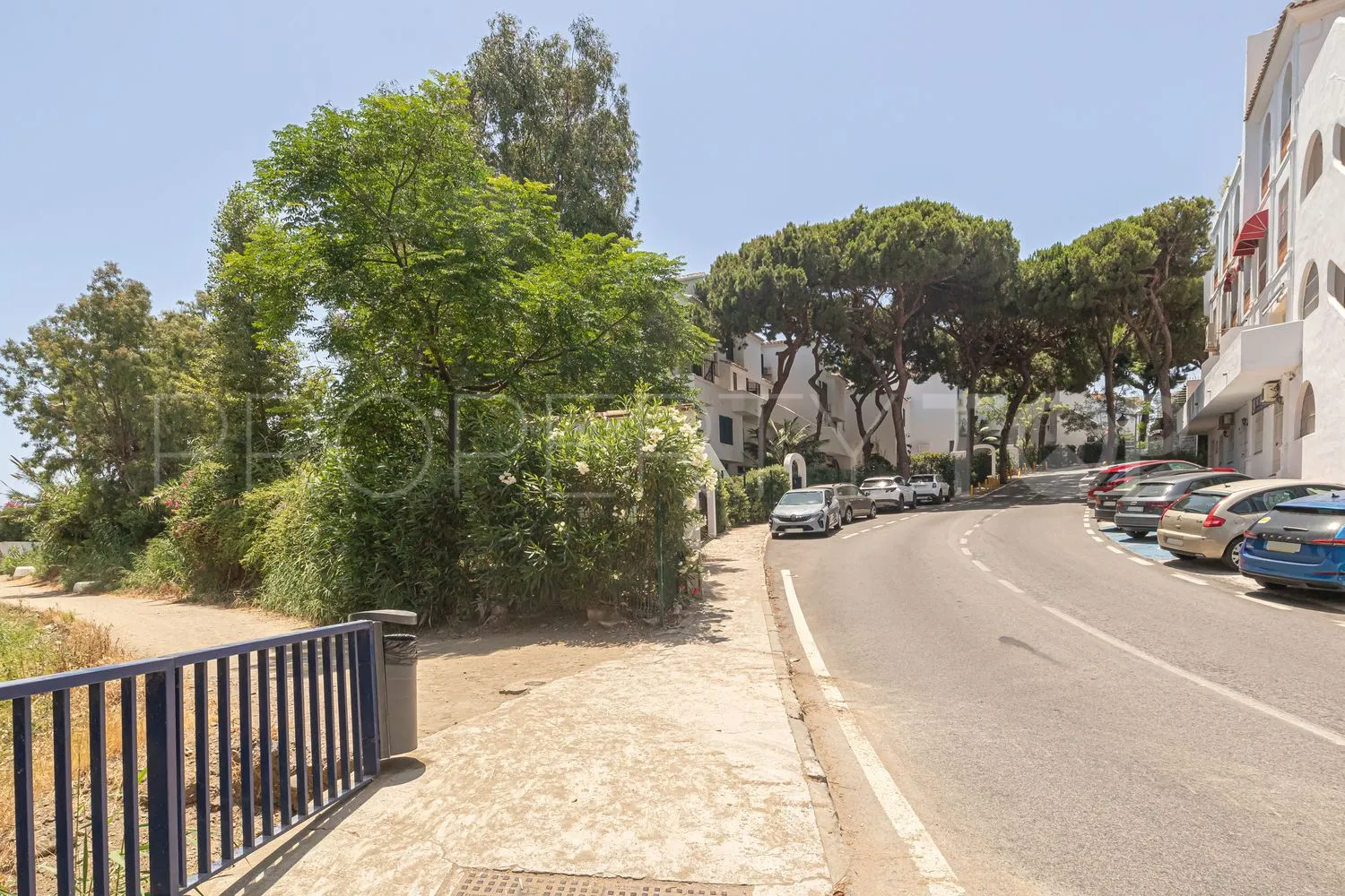 Comprar apartamento de 2 dormitorios en Calahonda