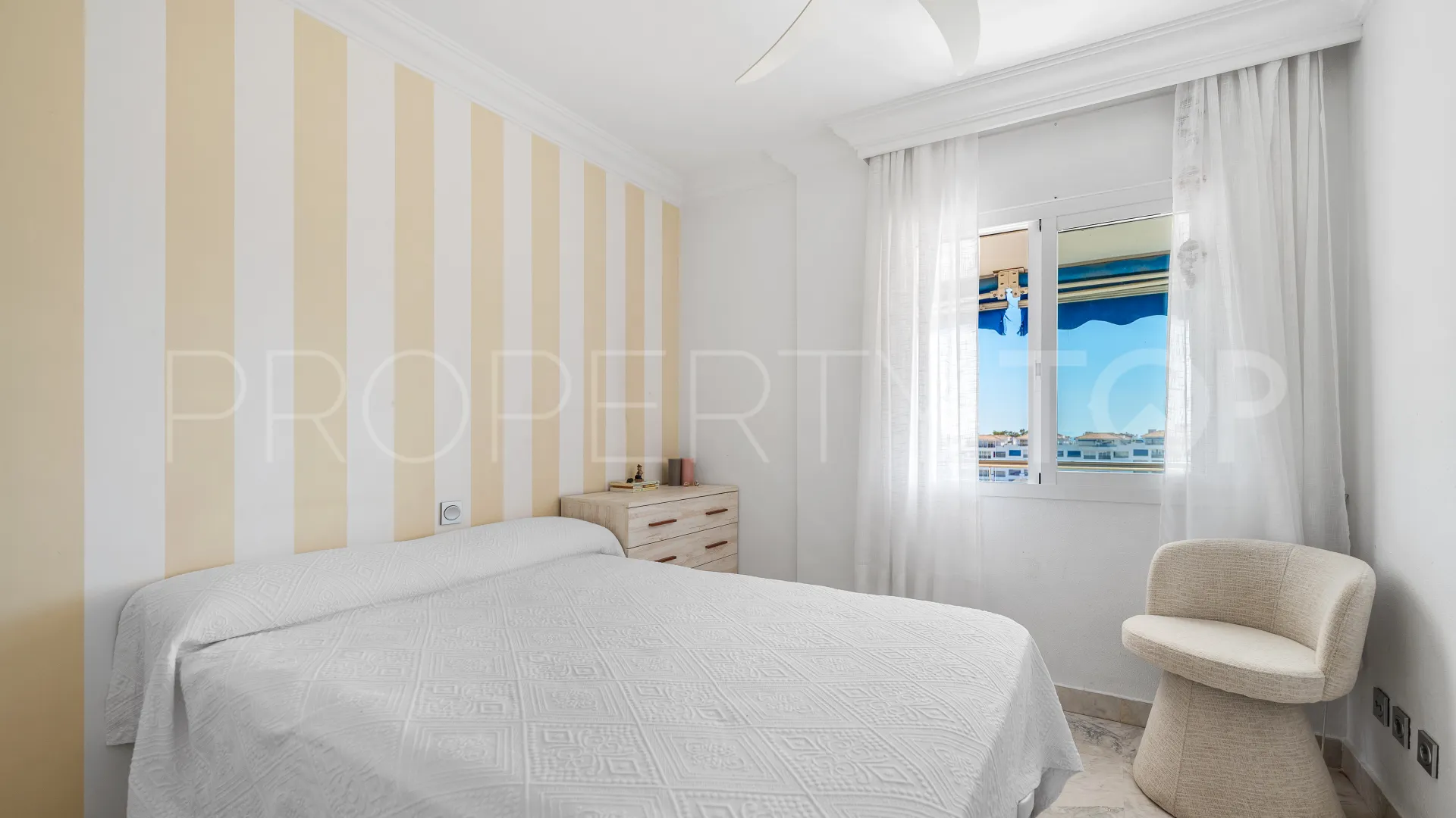 Marina Banus, apartamento en venta