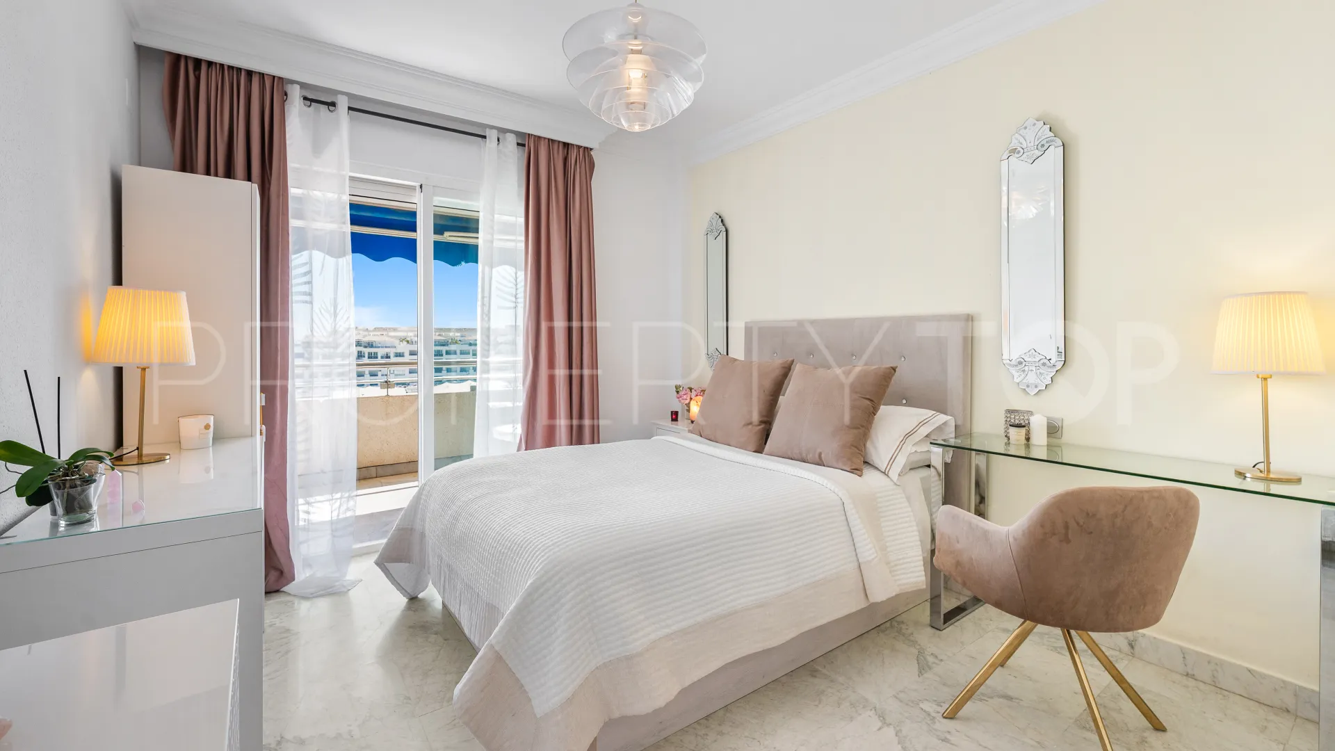 Marina Banus, apartamento en venta