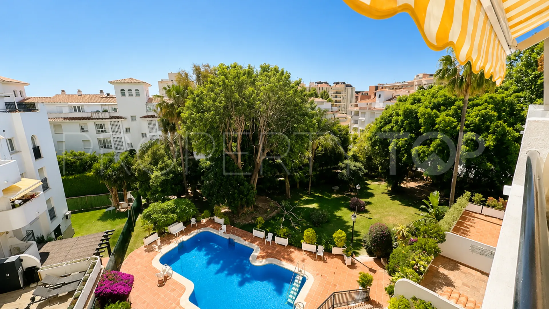 La Carihuela, atico duplex con 3 dormitorios en venta
