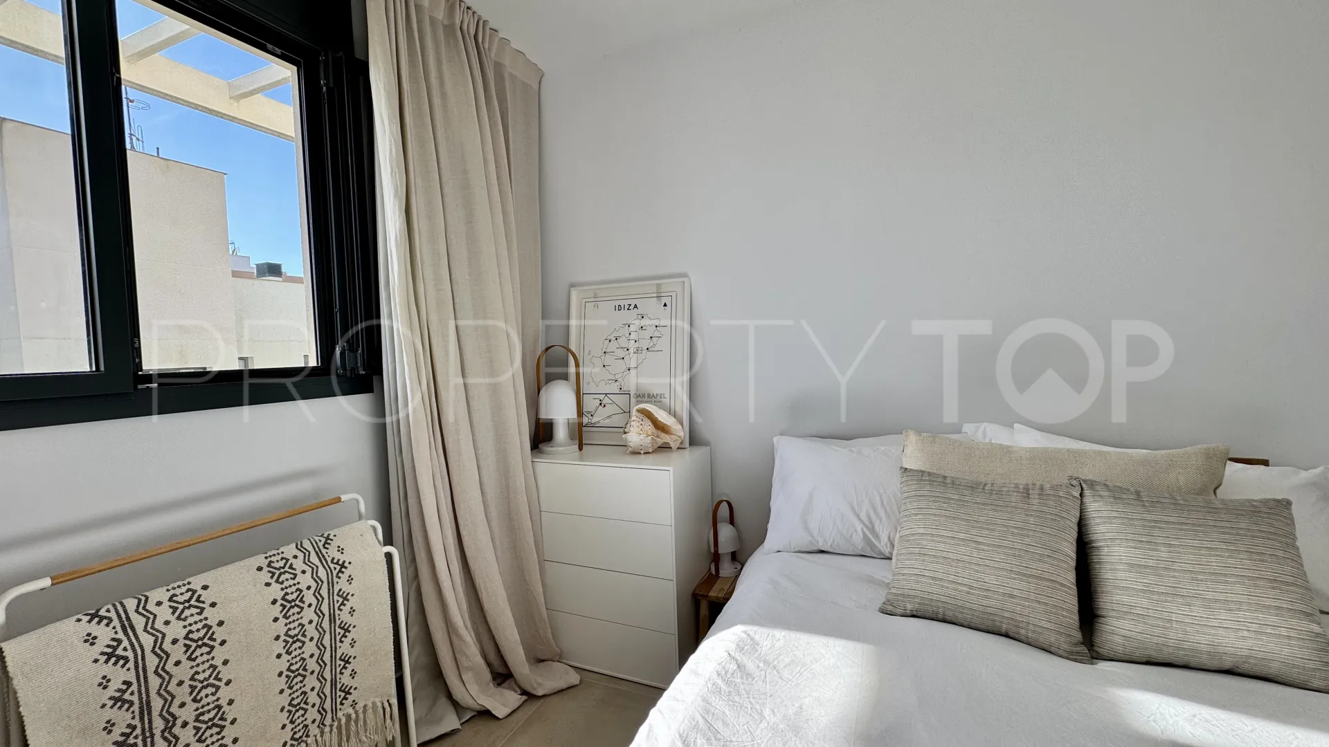 Santa Eulalia del Río, Ático con 2 dormitorios a la venta