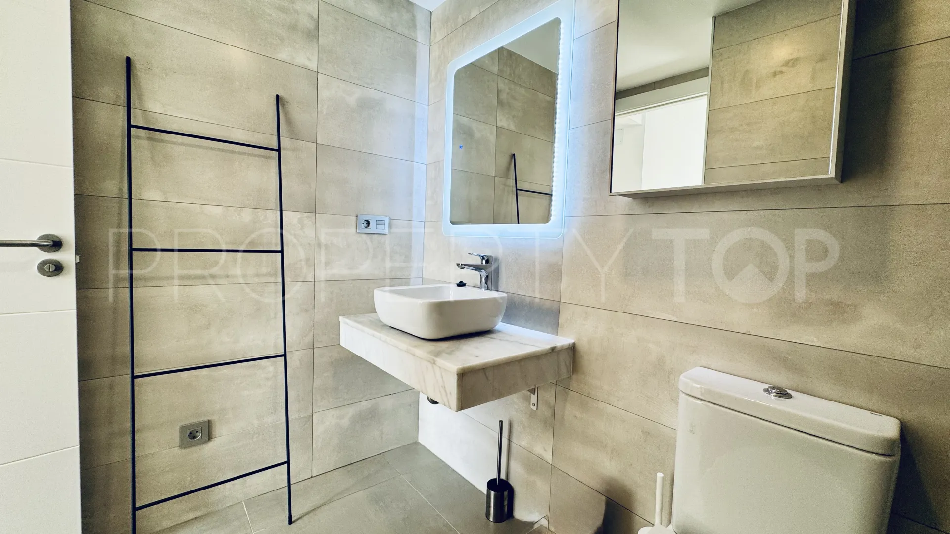 Santa Eulalia del Río, Ático con 2 dormitorios a la venta
