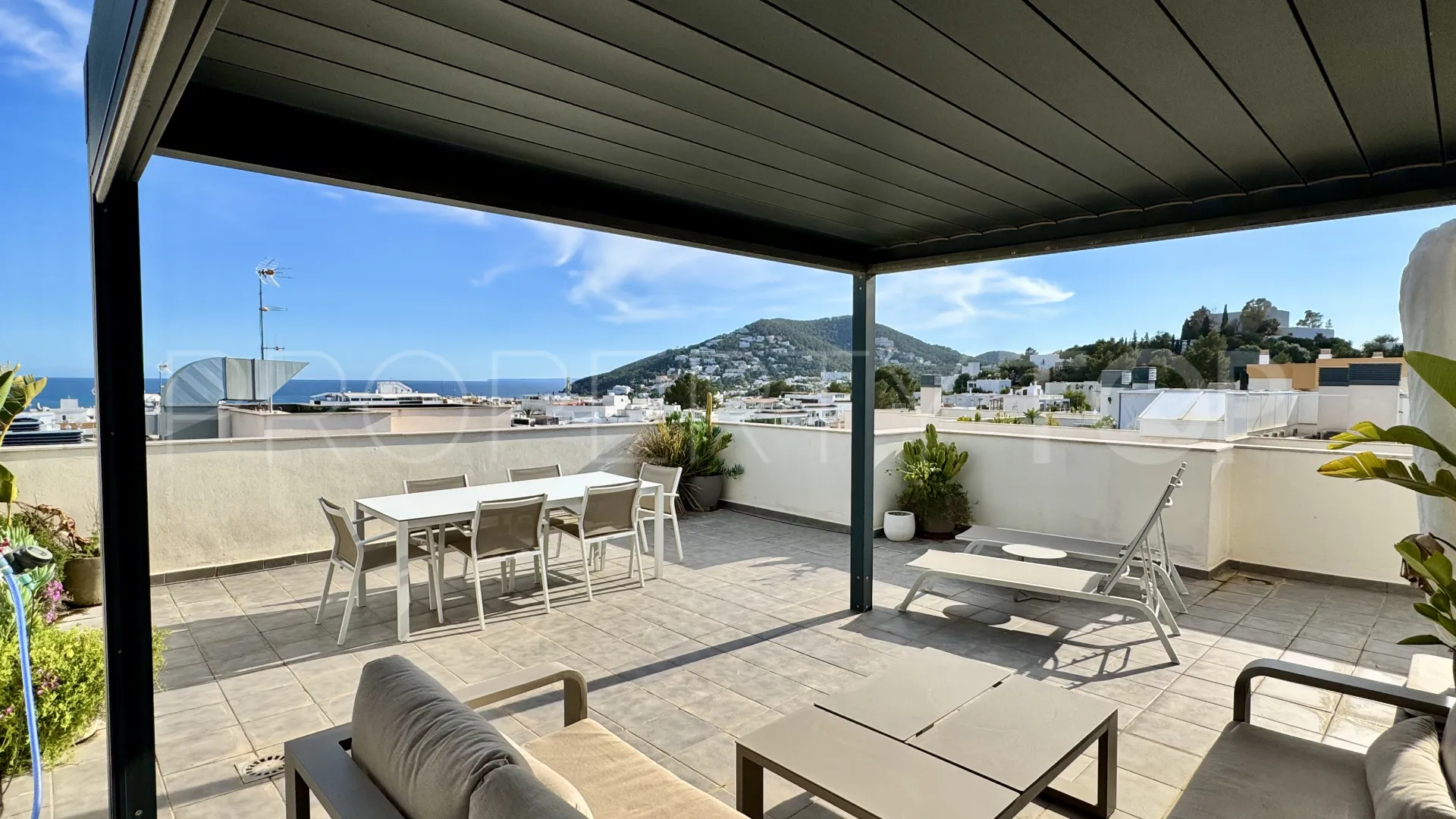 Santa Eulalia del Río, Ático con 2 dormitorios a la venta