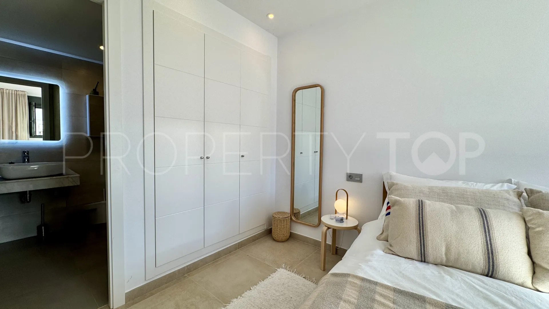 Santa Eulalia del Río, Ático con 2 dormitorios a la venta