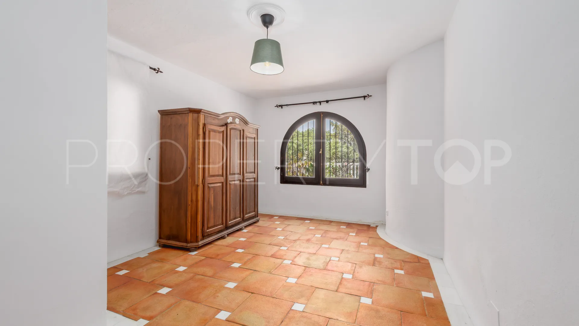 Coin villa for sale