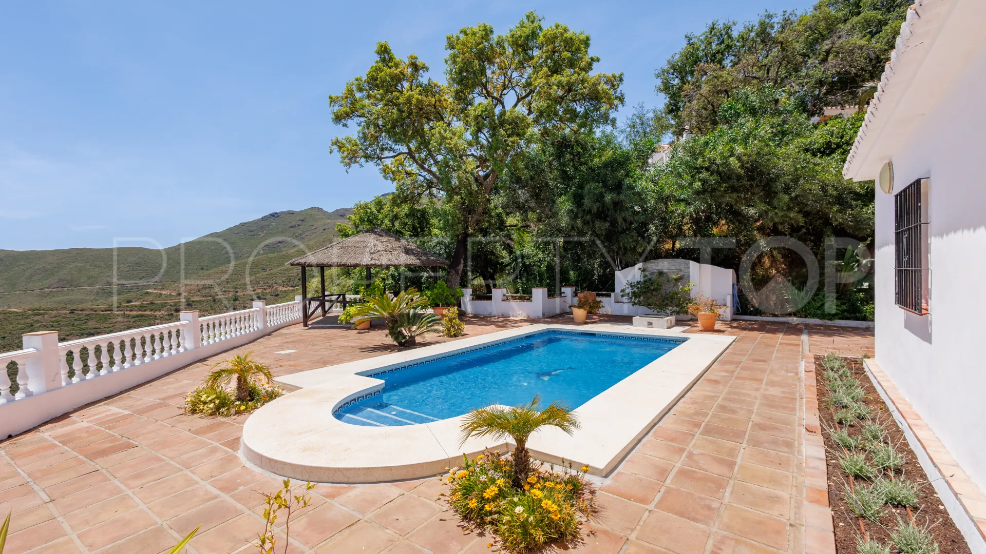 Coin villa for sale