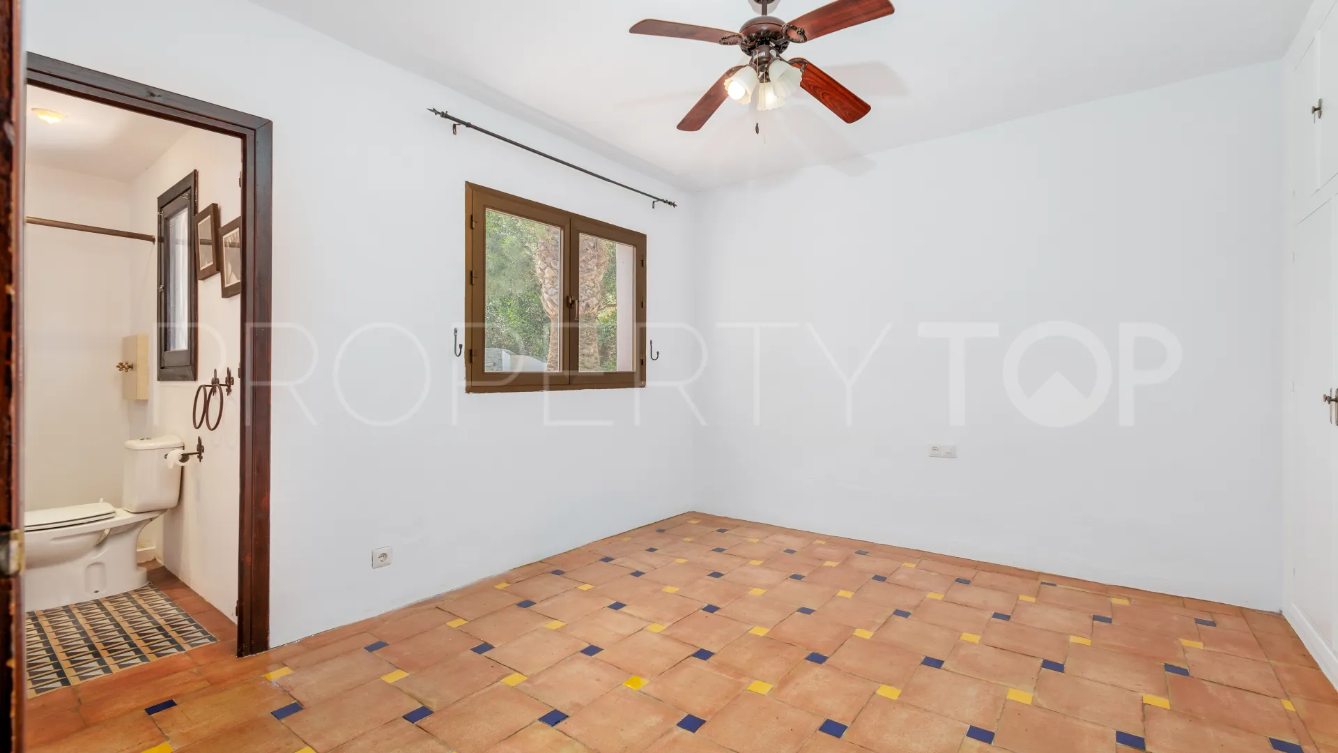 Coin villa for sale