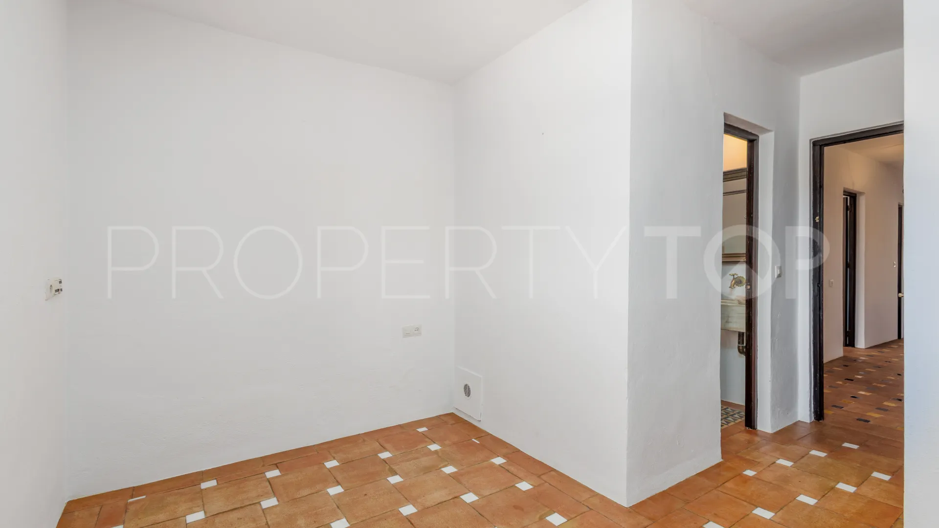 Coin villa for sale