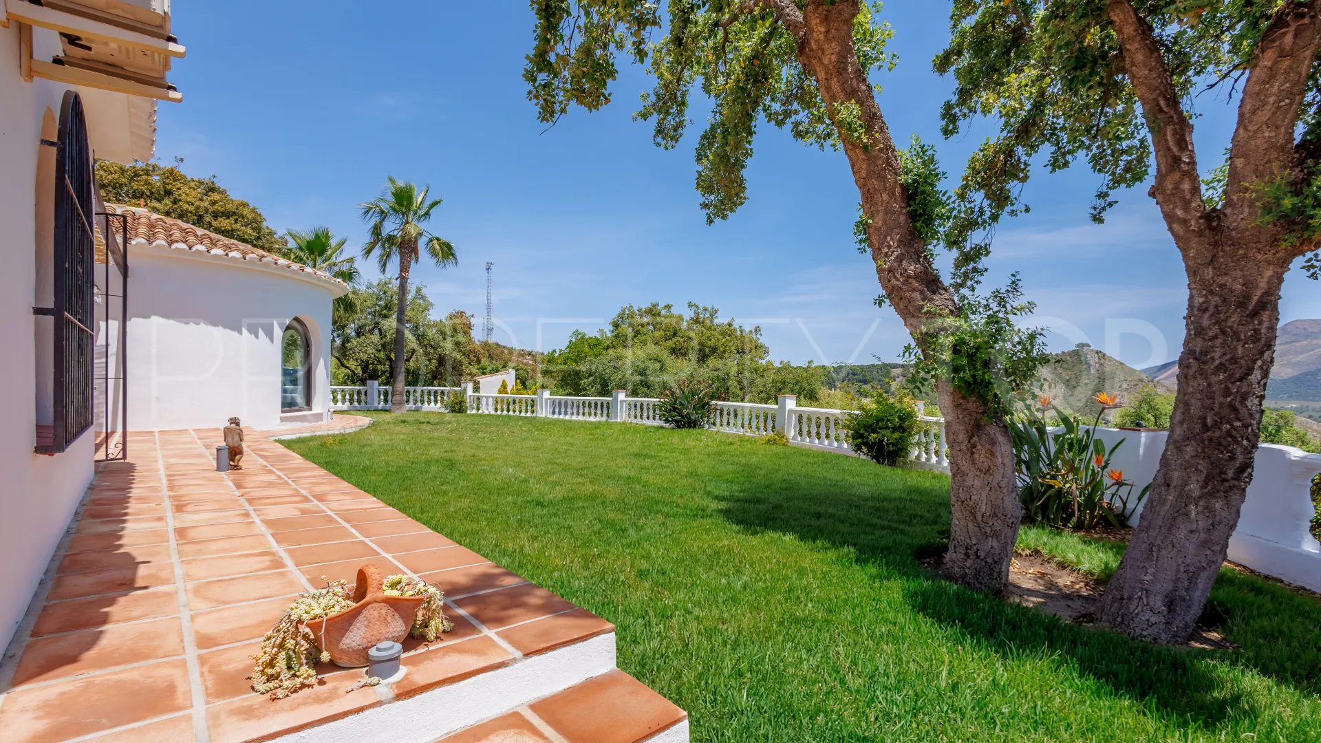 Coin villa for sale