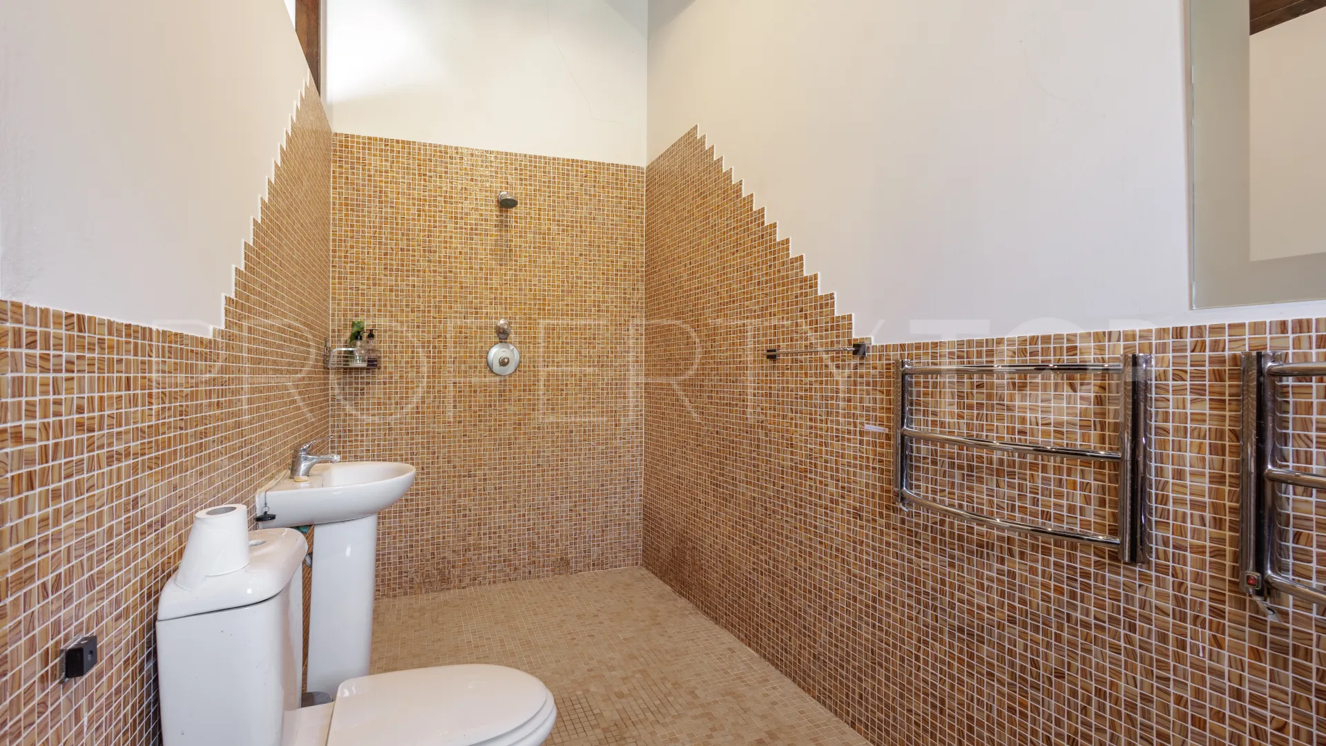 Coin villa for sale