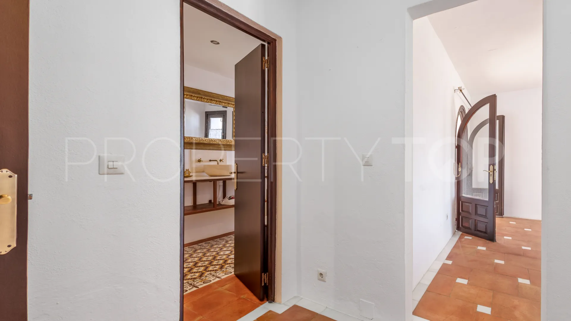 Coin villa for sale