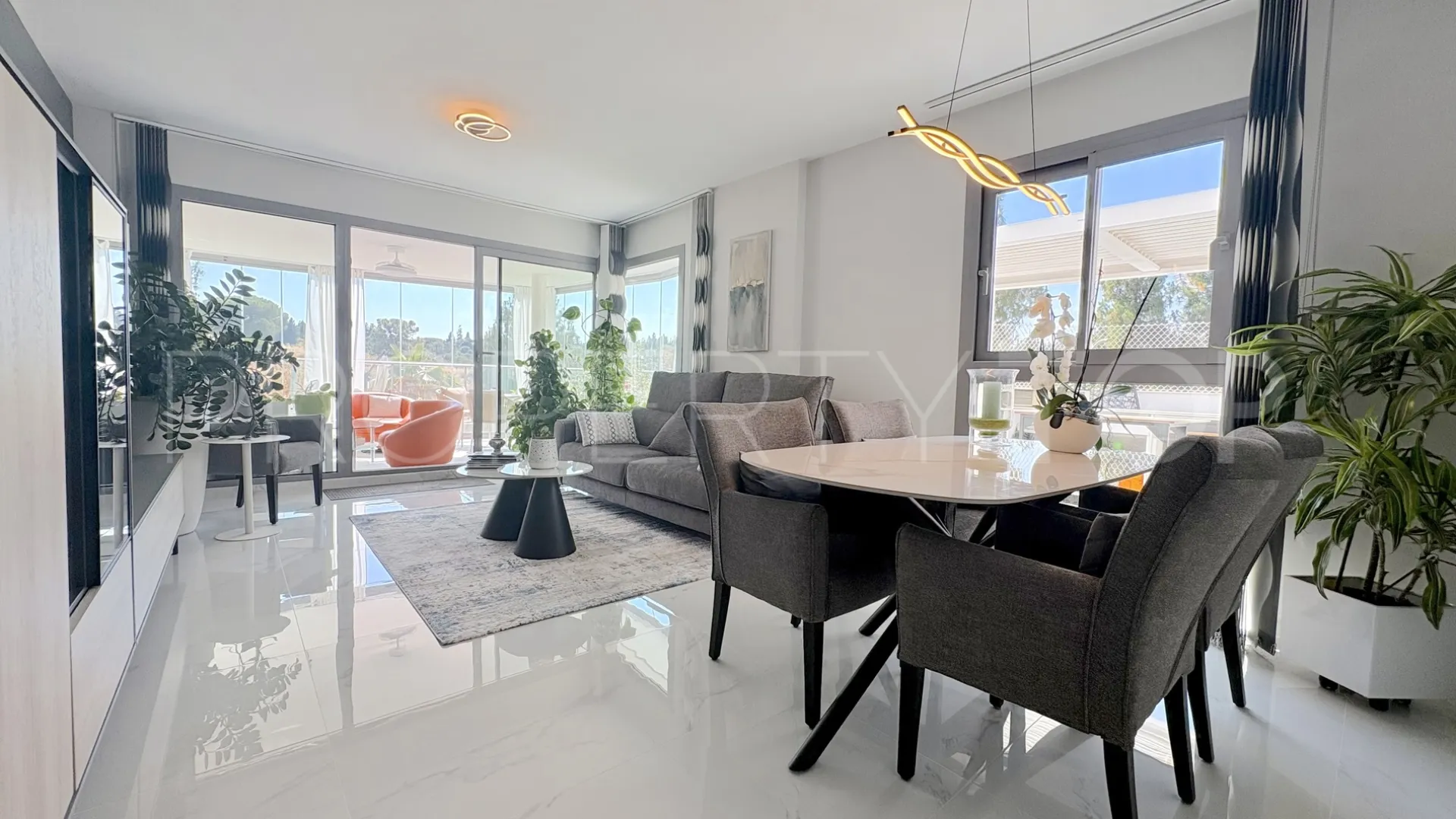 Comprar apartamento planta baja en El Chaparral