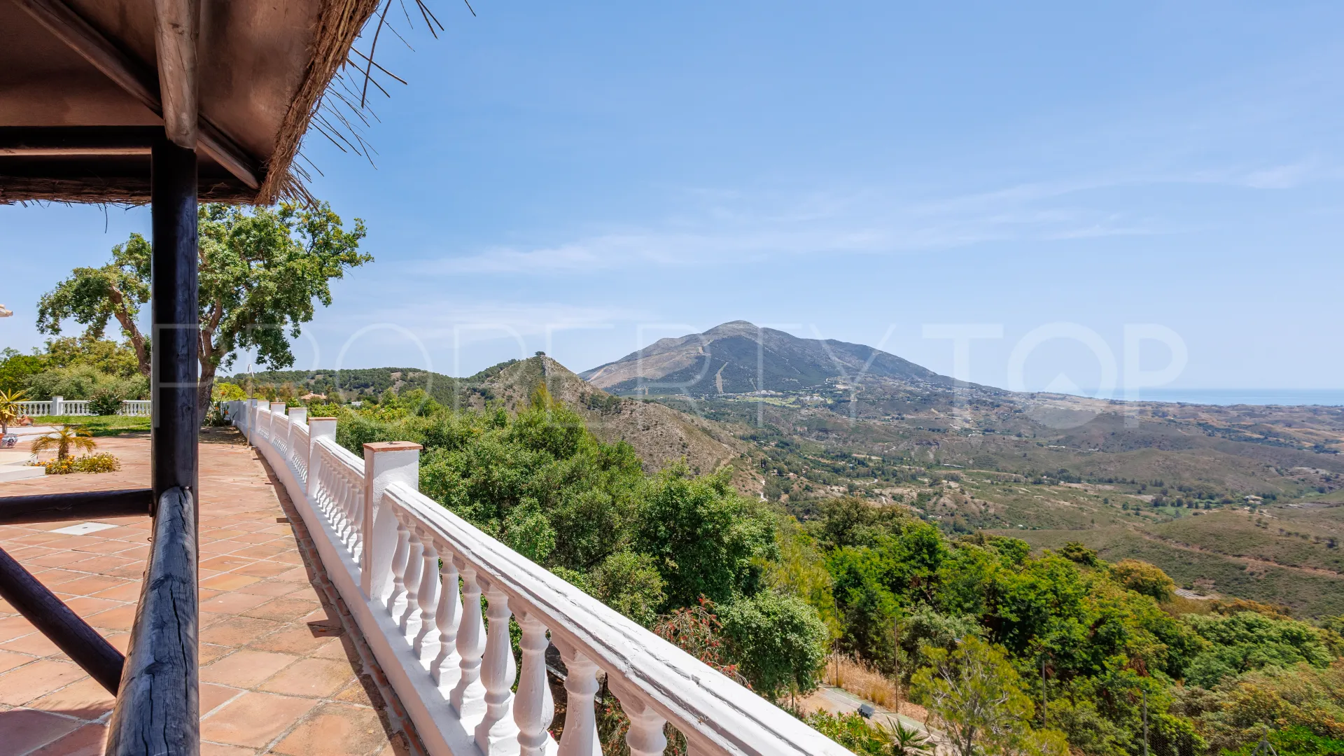 Villa a la venta con 6 dormitorios en Coin