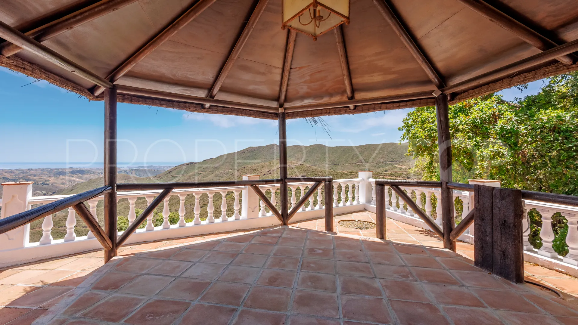 Villa a la venta con 6 dormitorios en Coin