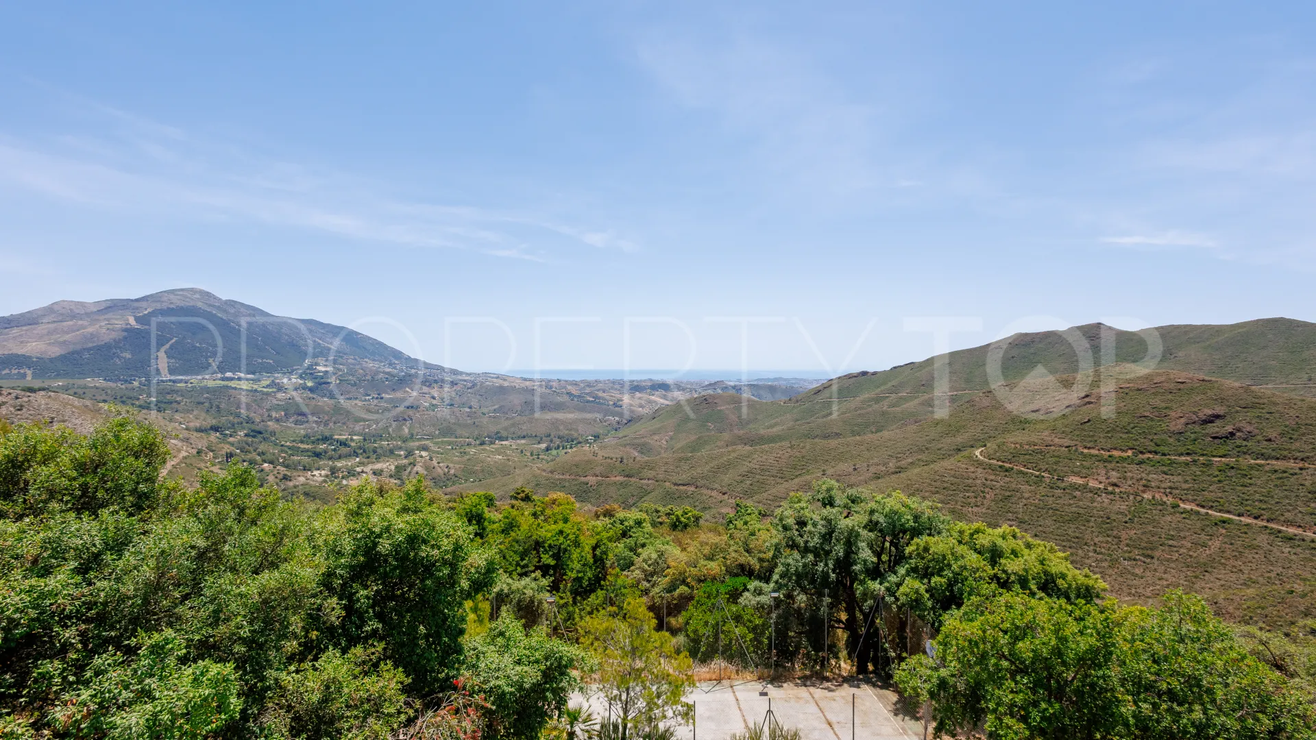 Villa a la venta con 6 dormitorios en Coin