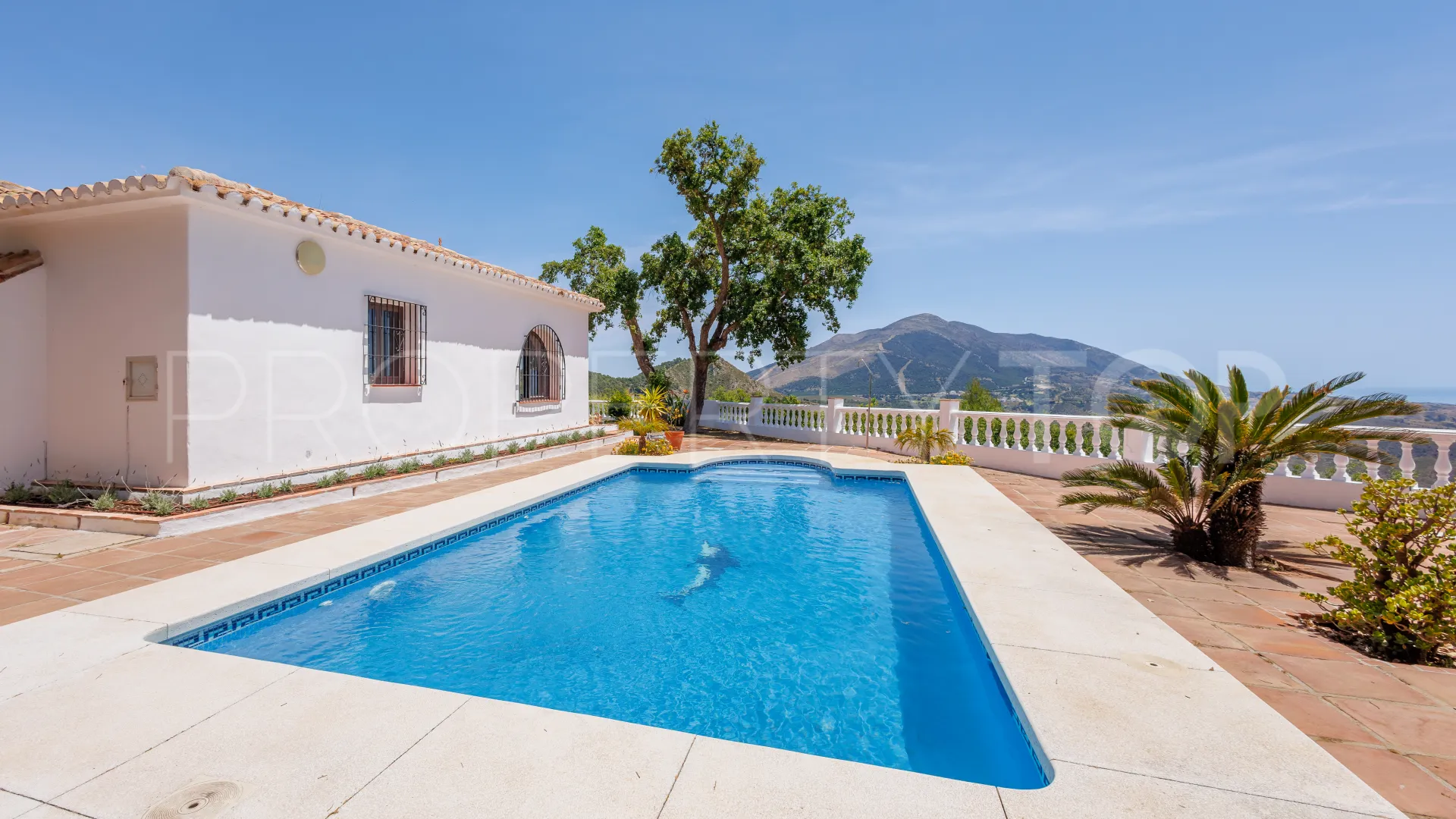 Villa a la venta con 6 dormitorios en Coin