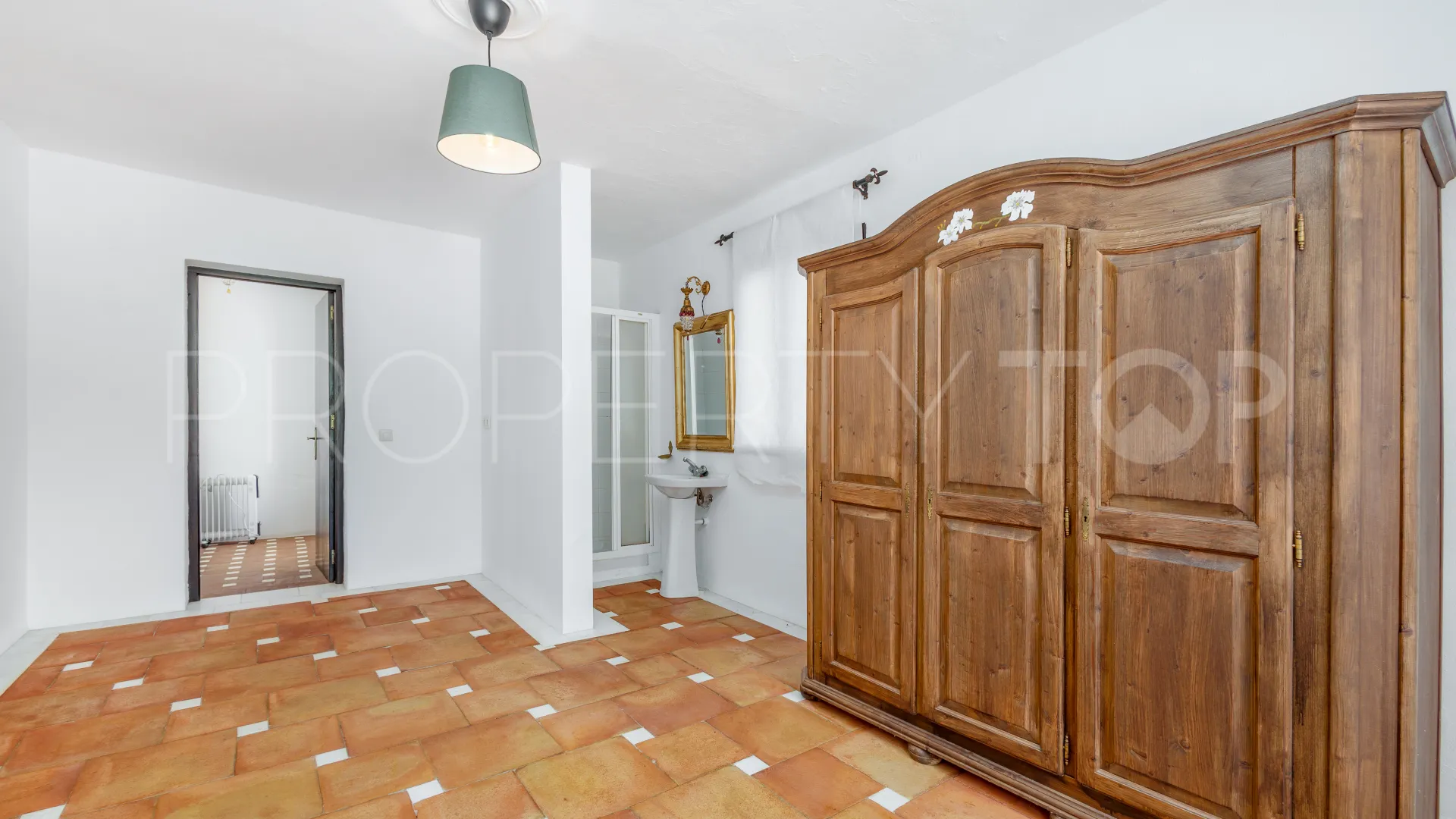 Villa a la venta con 6 dormitorios en Coin
