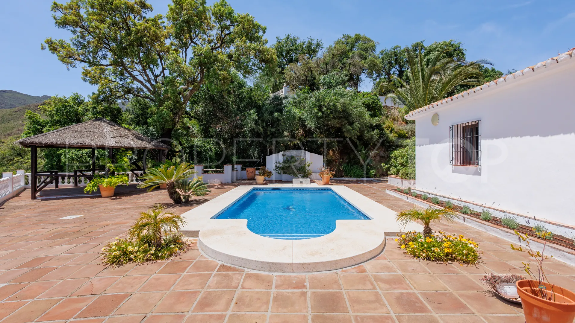 Villa a la venta con 6 dormitorios en Coin