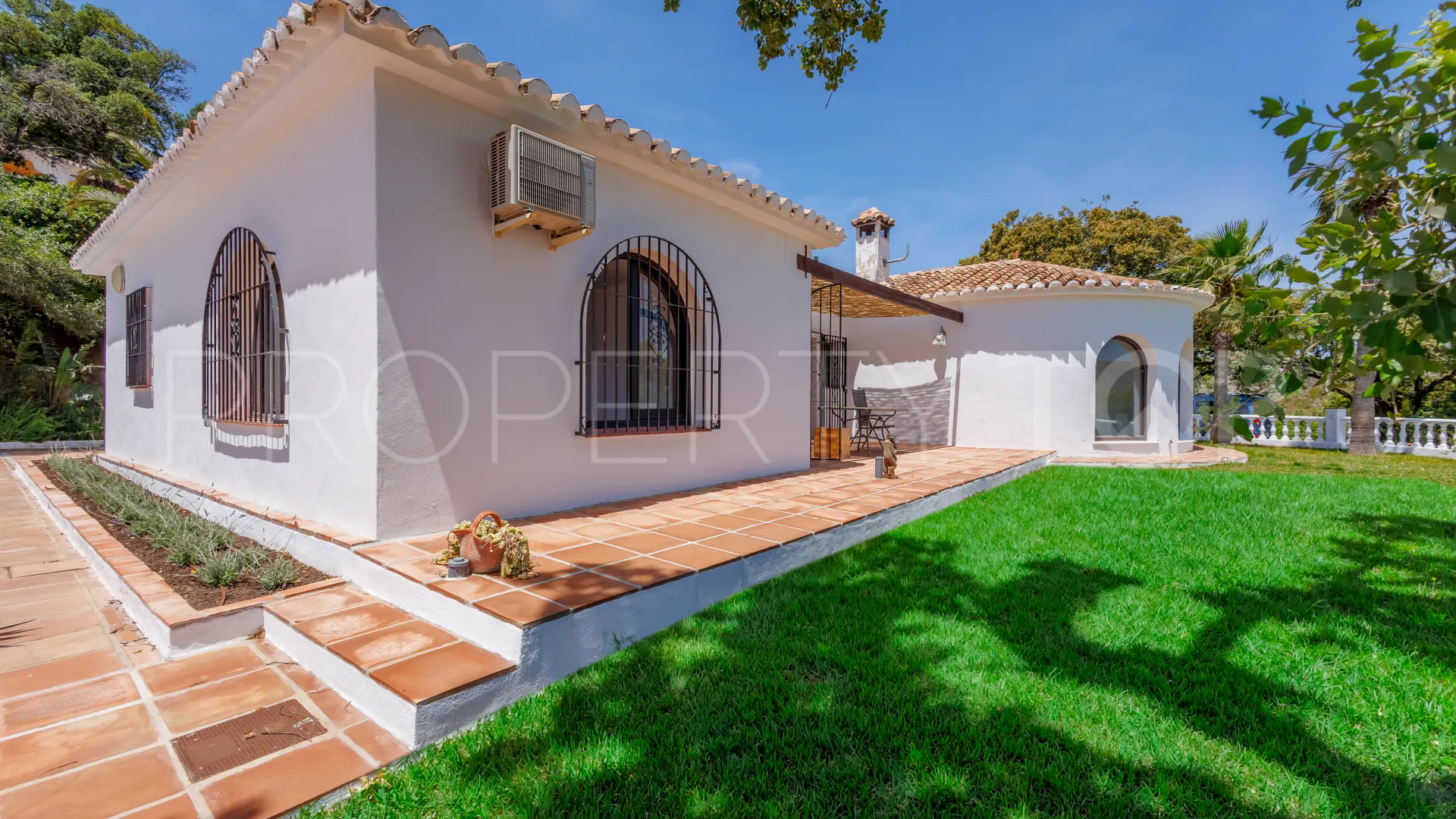 Villa a la venta con 6 dormitorios en Coin