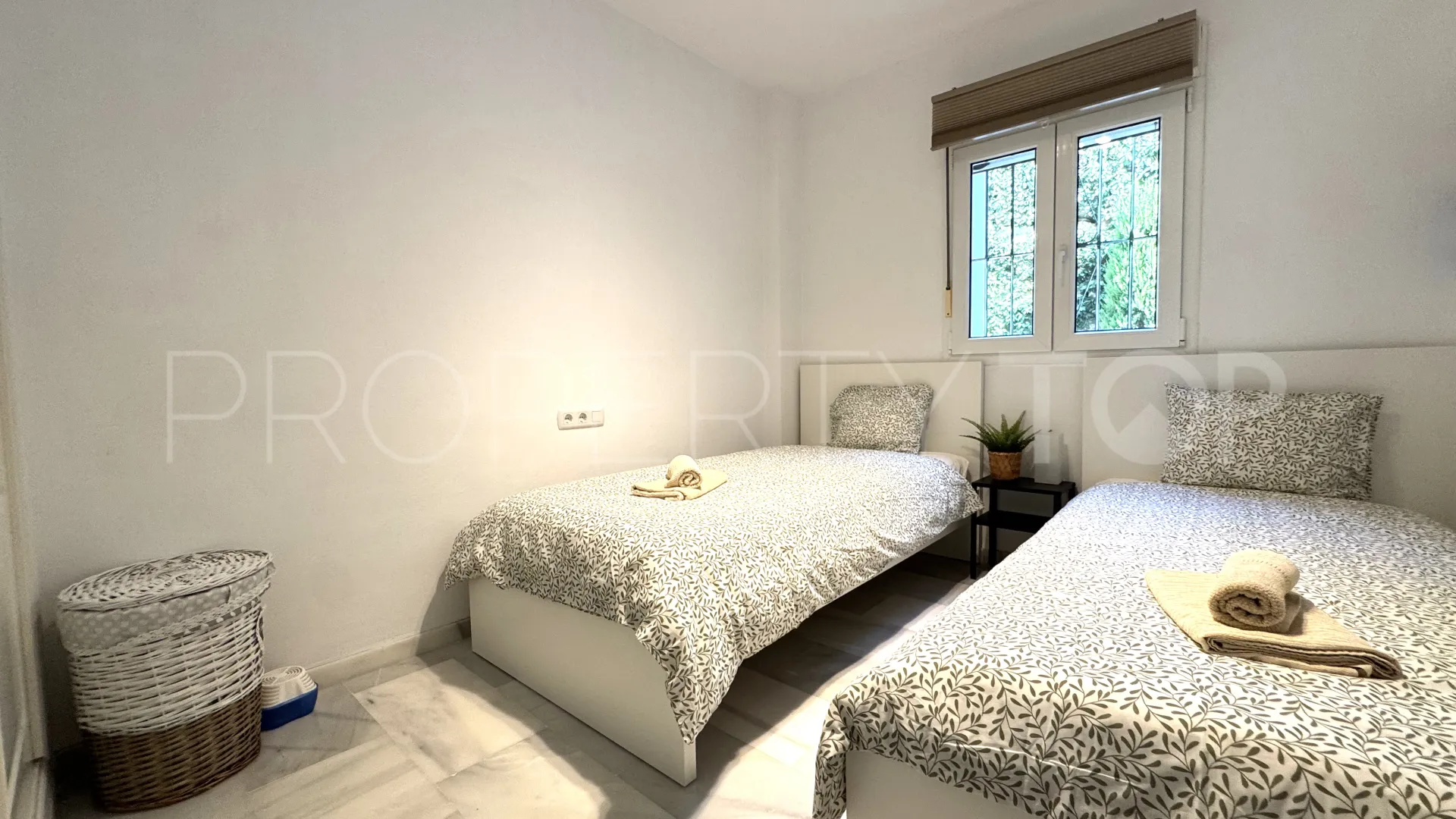 For sale Calahonda ground floor apartment