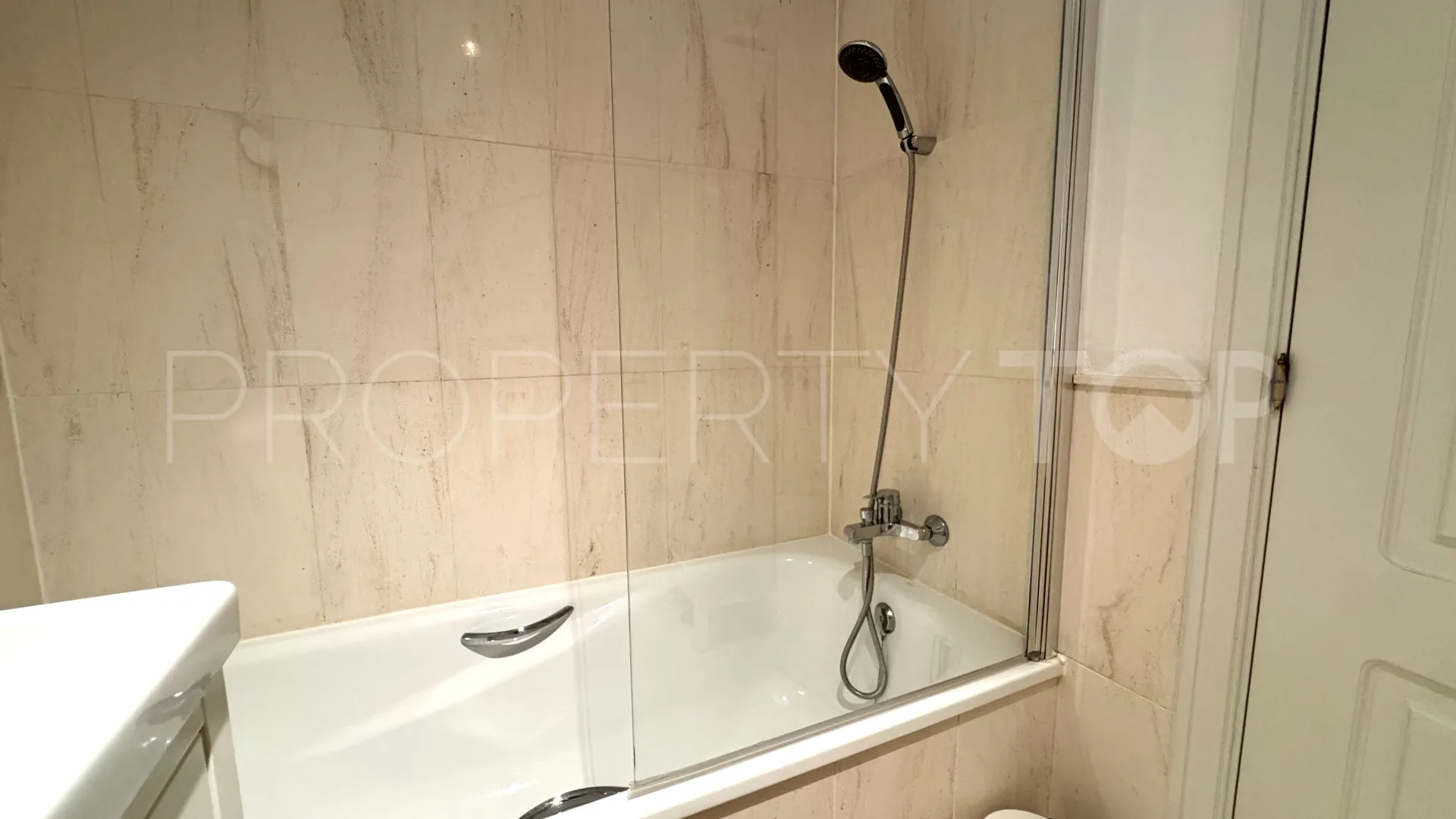 For sale Calahonda ground floor apartment