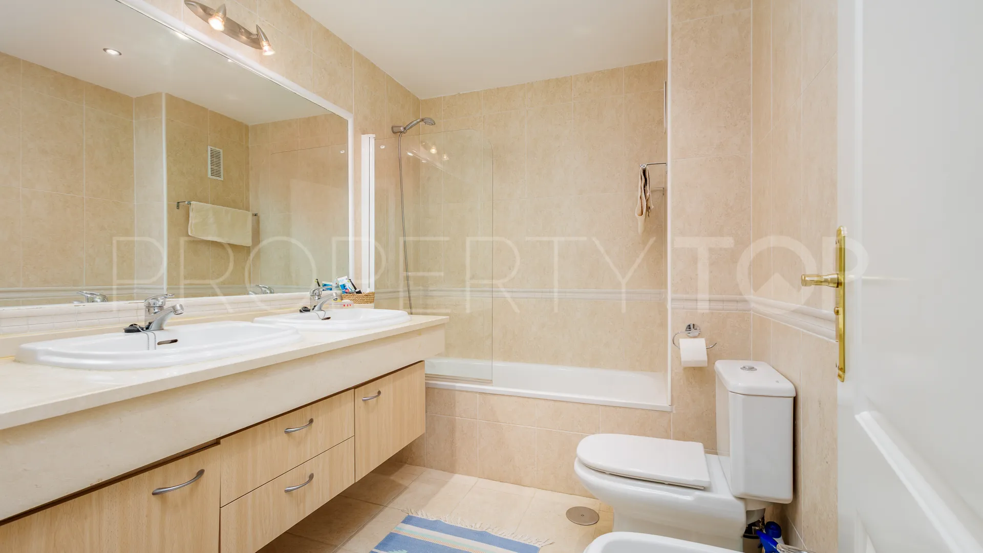 Buy ground floor apartment in Alhaurin Golf with 3 bedrooms