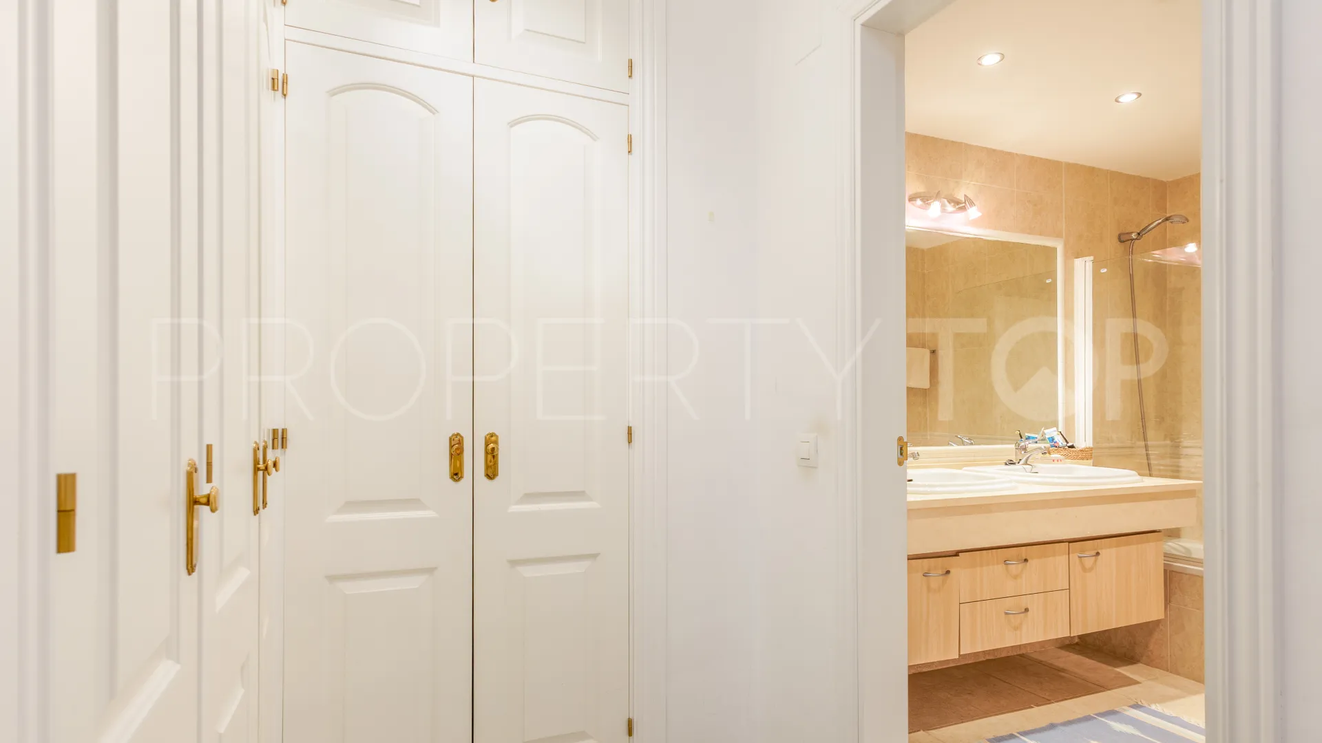 Buy ground floor apartment in Alhaurin Golf with 3 bedrooms
