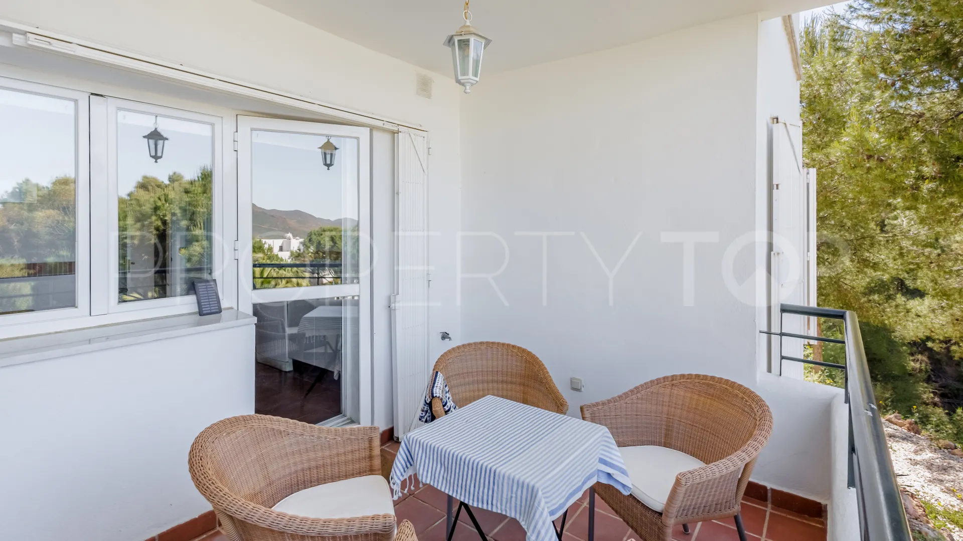 Buy ground floor apartment in Alhaurin Golf with 3 bedrooms