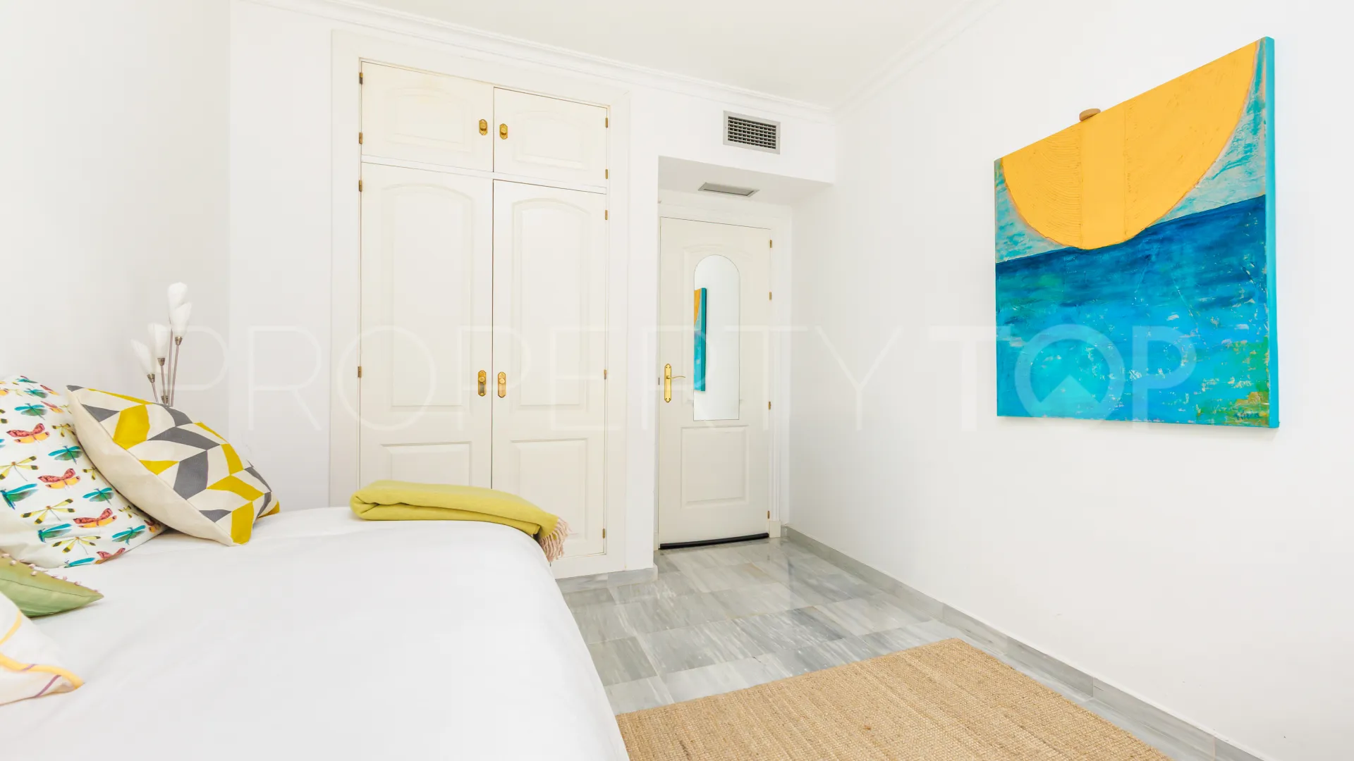 Buy ground floor apartment in Alhaurin Golf with 3 bedrooms