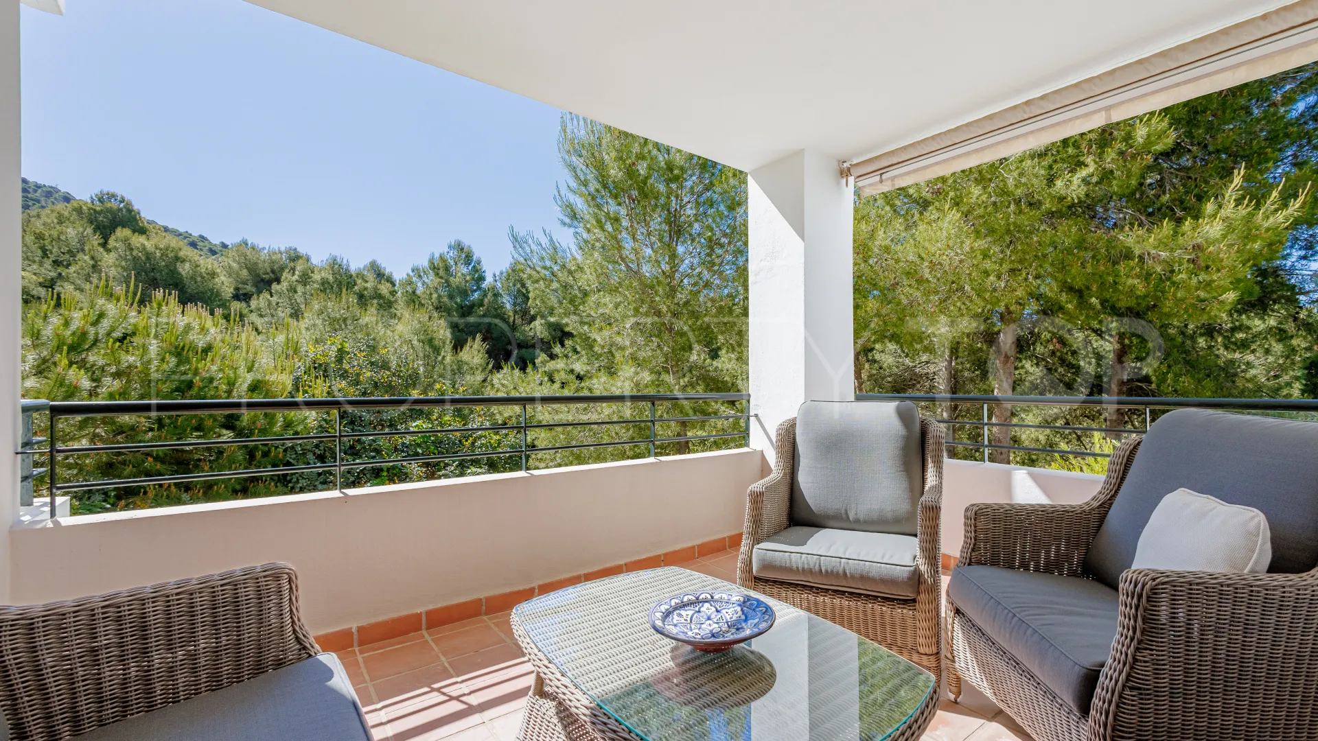 Buy ground floor apartment in Alhaurin Golf with 3 bedrooms