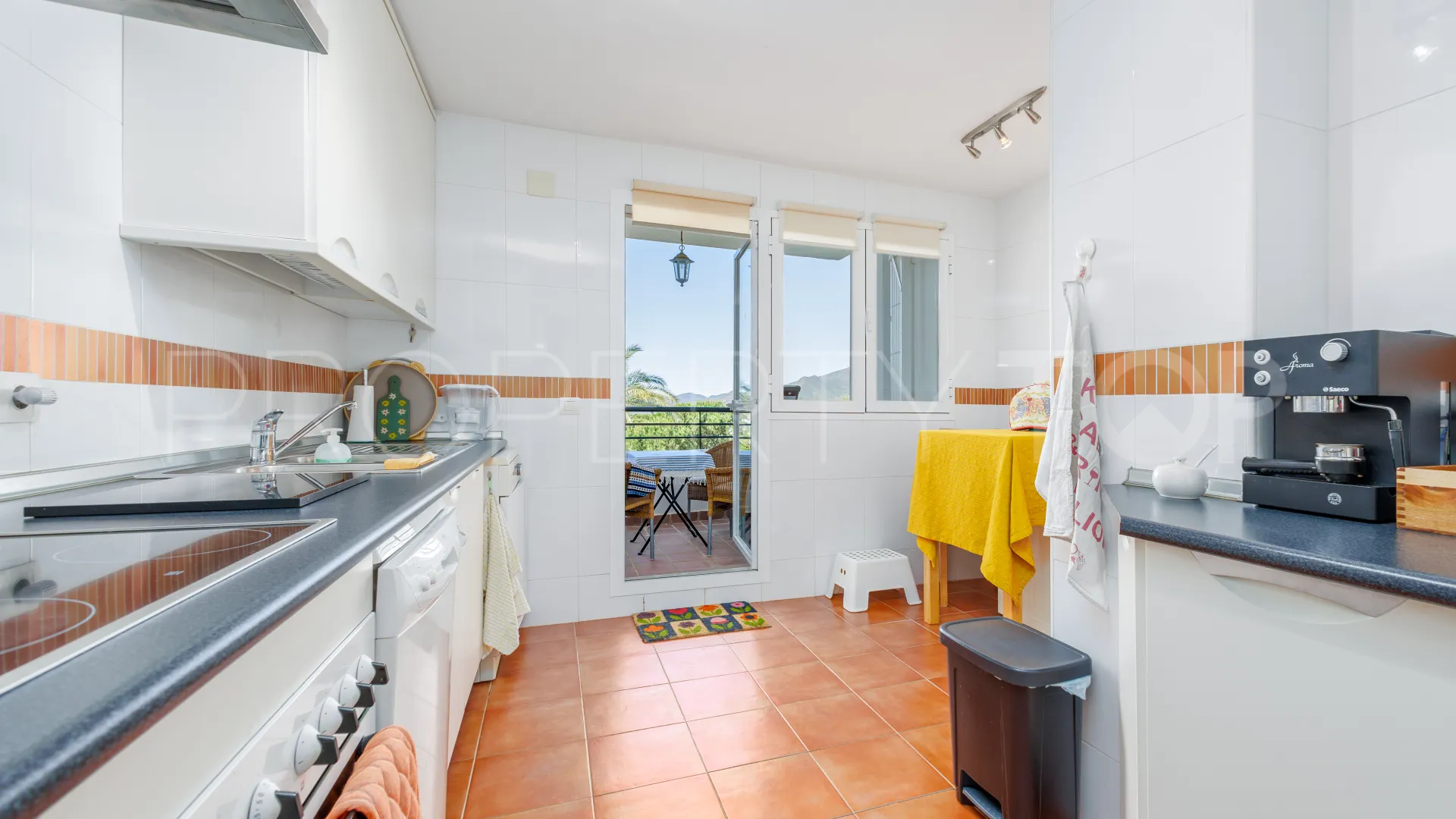 Buy ground floor apartment in Alhaurin Golf with 3 bedrooms